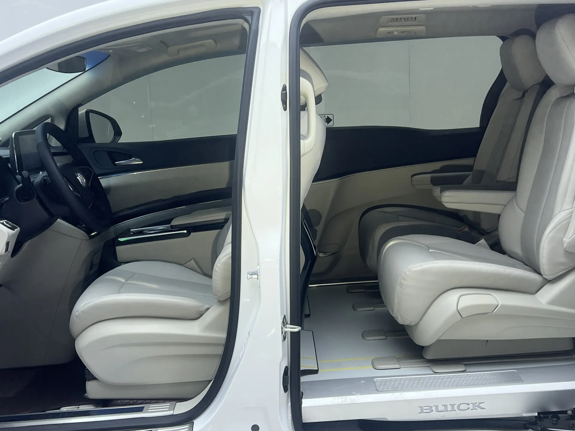 Buick GL8, 2025 2