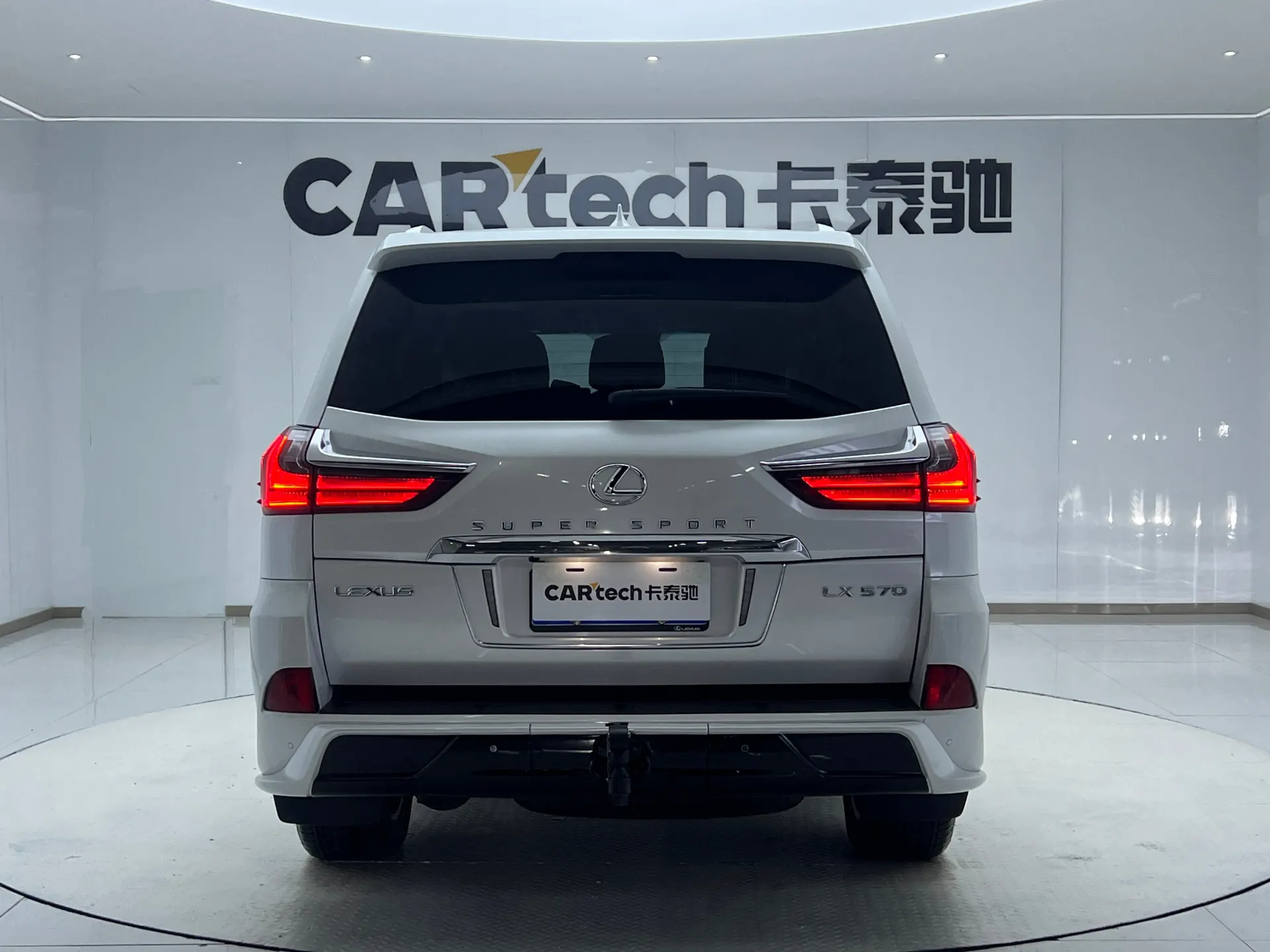 Lexus LX 570, 2018 18
