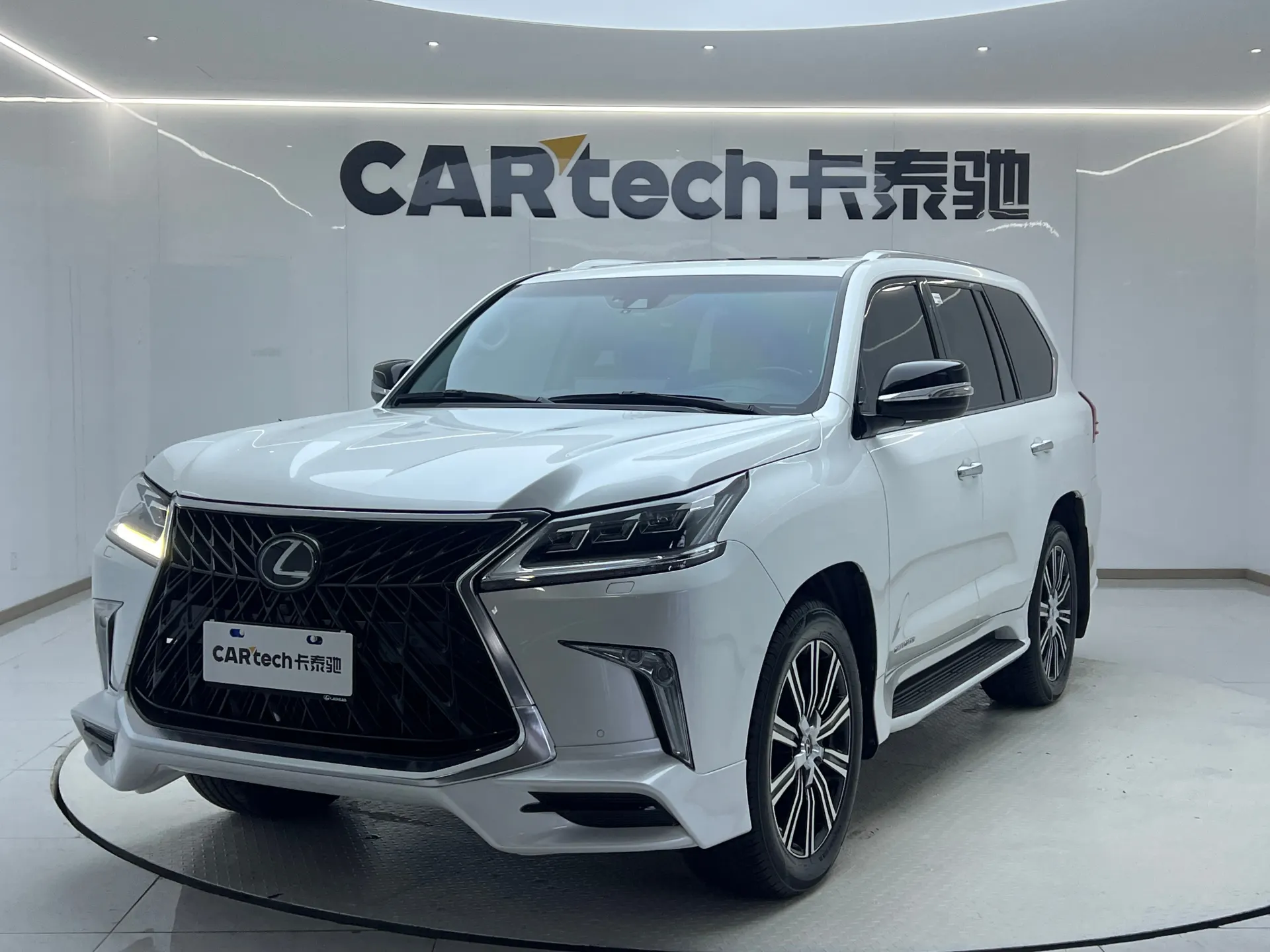 Lexus LX 570, 2018 12