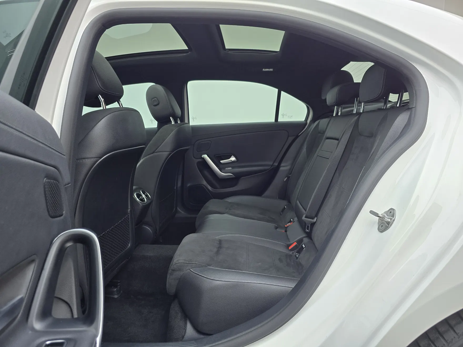 Mercedes-Benz A 200 L, 2019 24