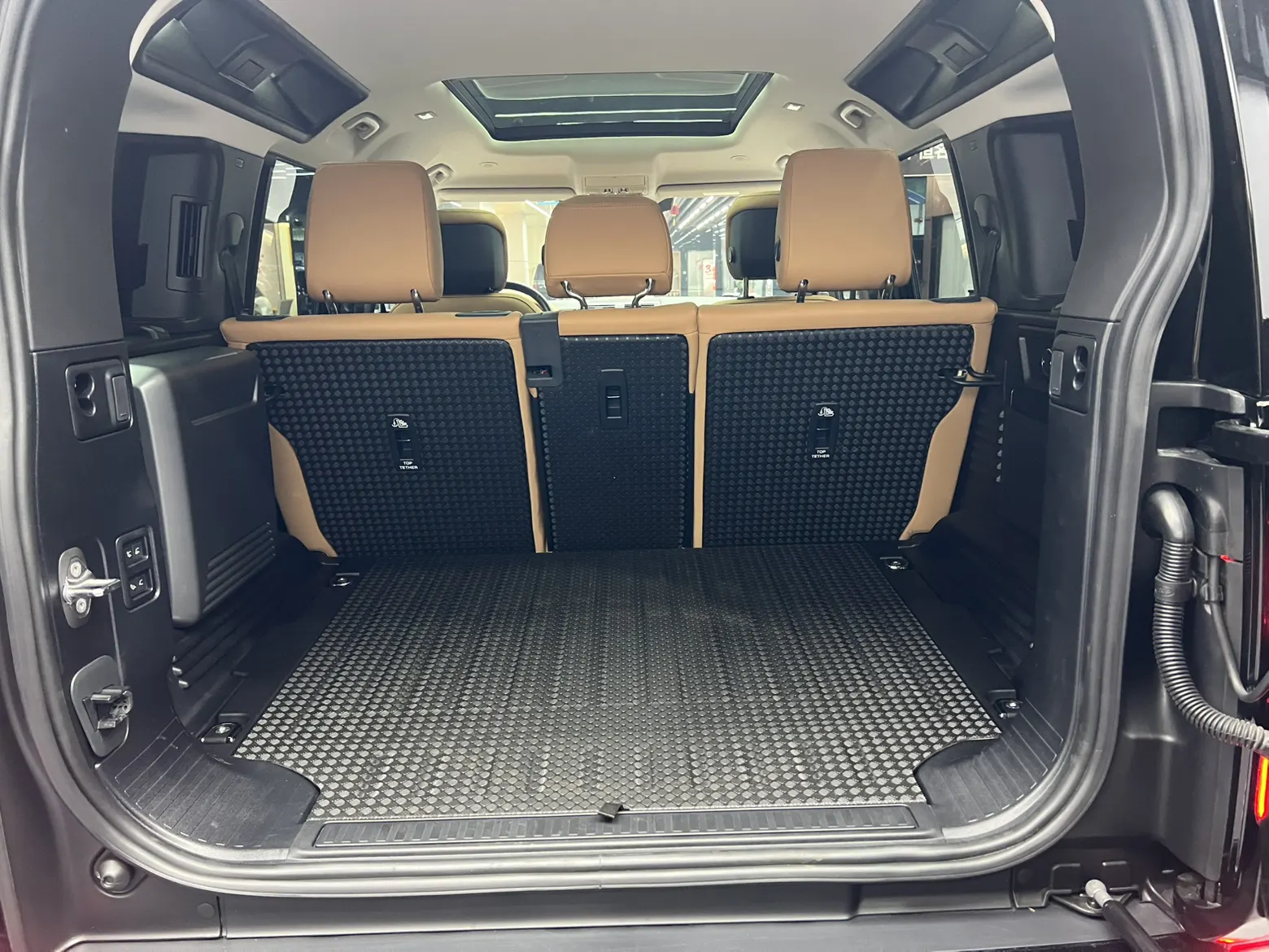 Land Rover Defender, 2024 27