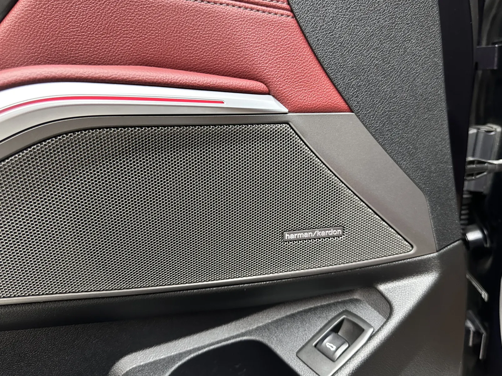 BMW 325Li, 2023 15