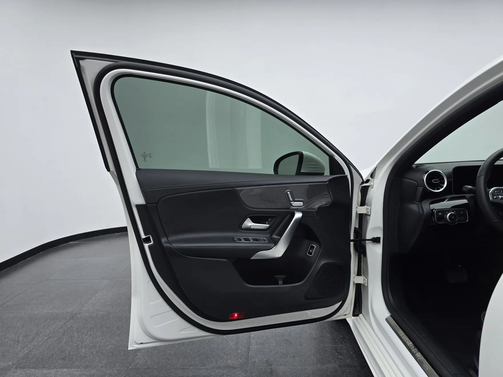 Mercedes-Benz A 200 L, 2019 16