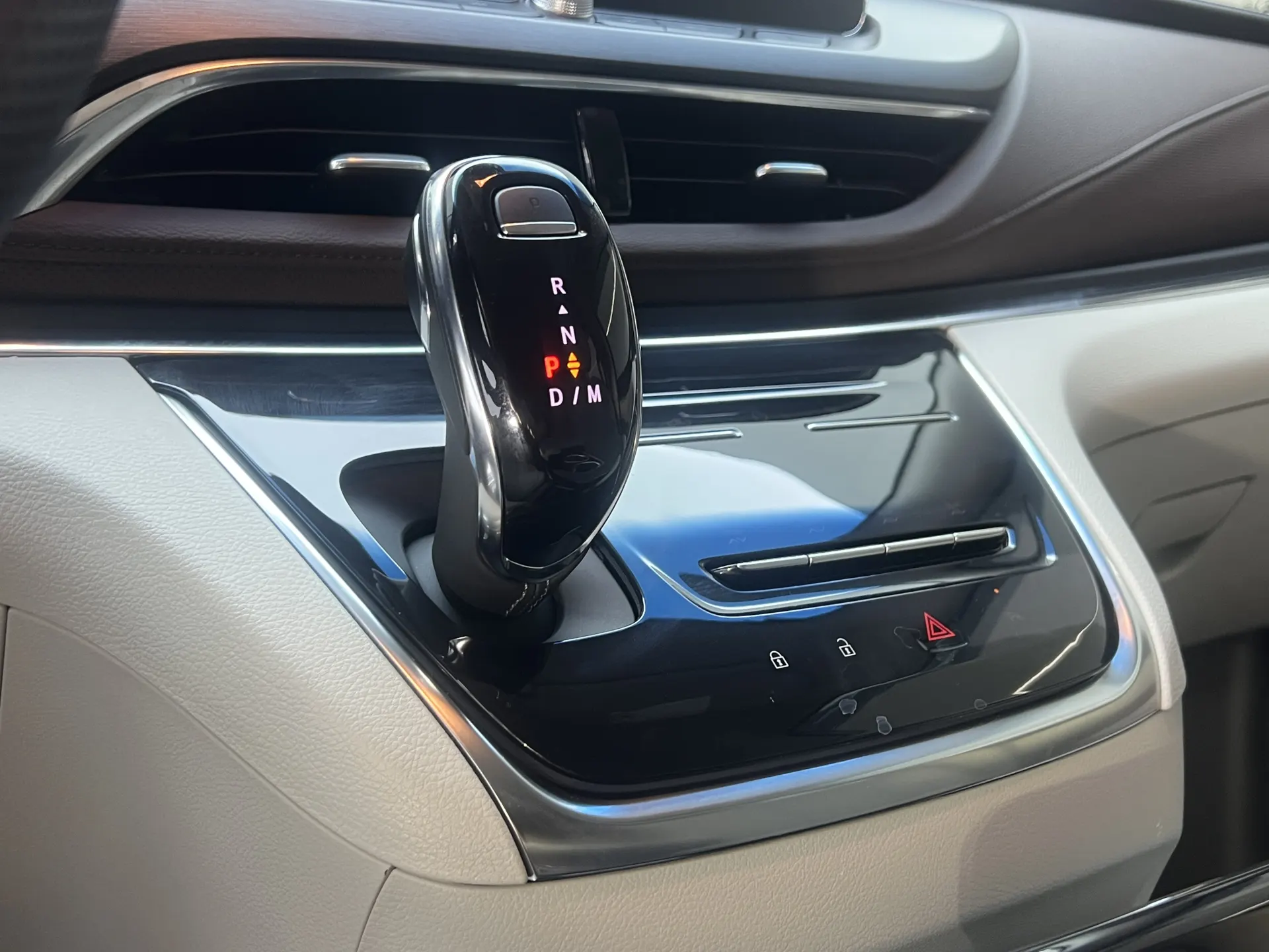 Buick GL8, 2025 10