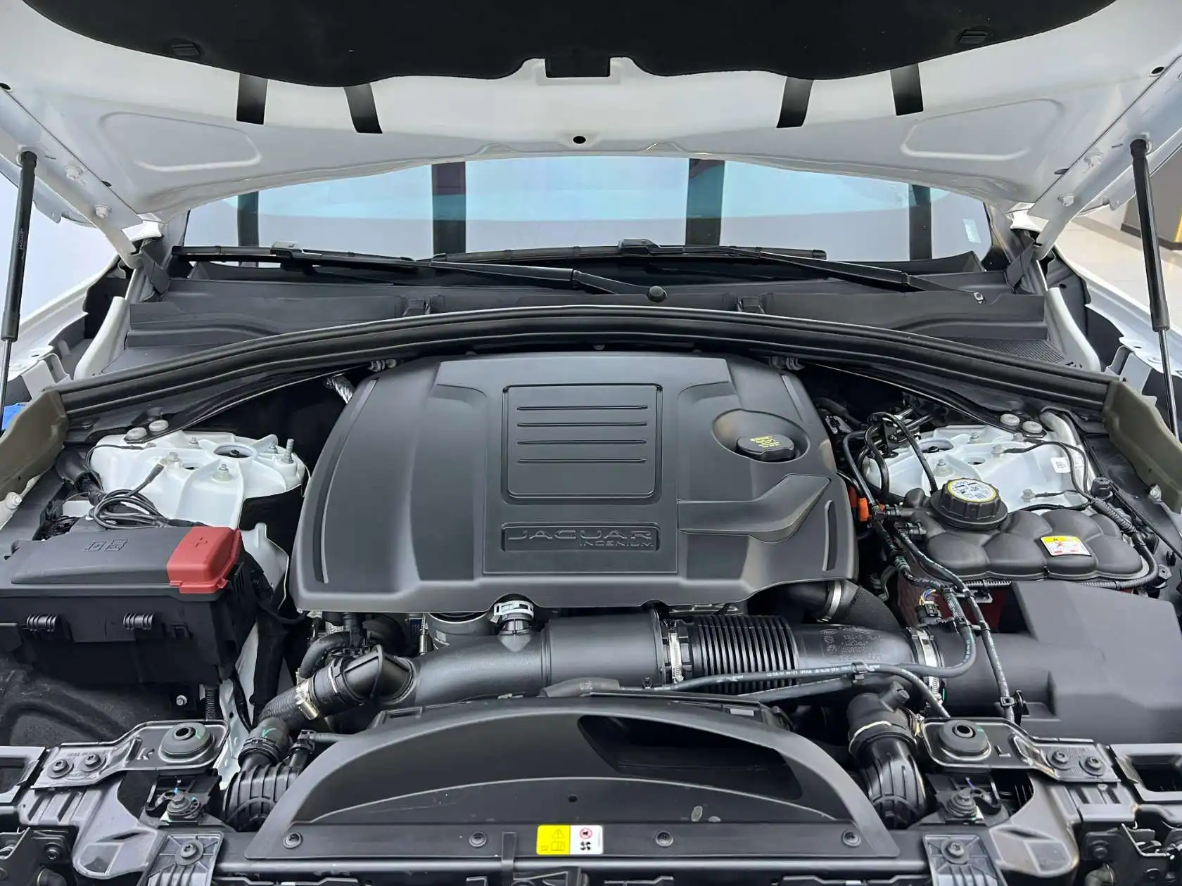 Jaguar F-PACE, 2023 25