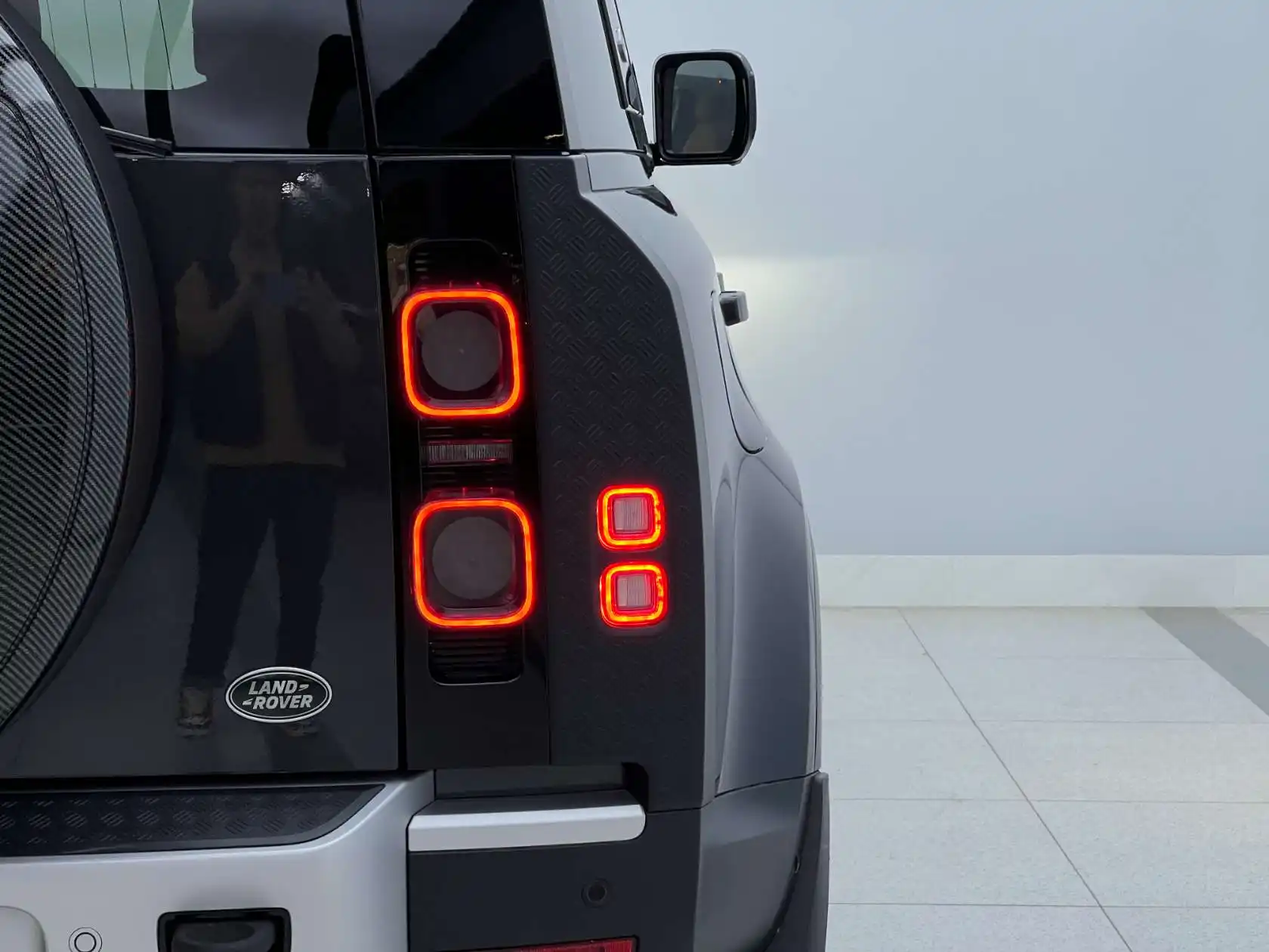 Land Rover Defender, 2023 6