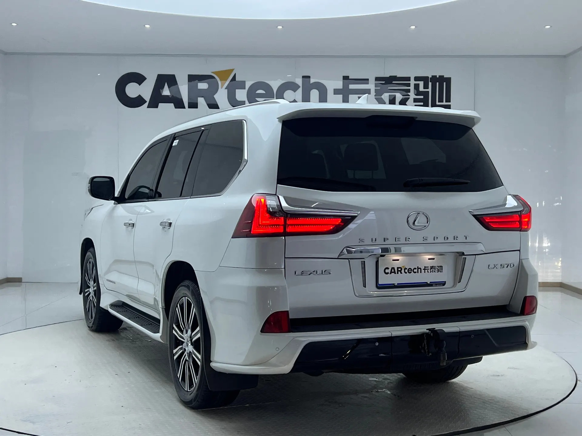 Lexus LX 570, 2018 16