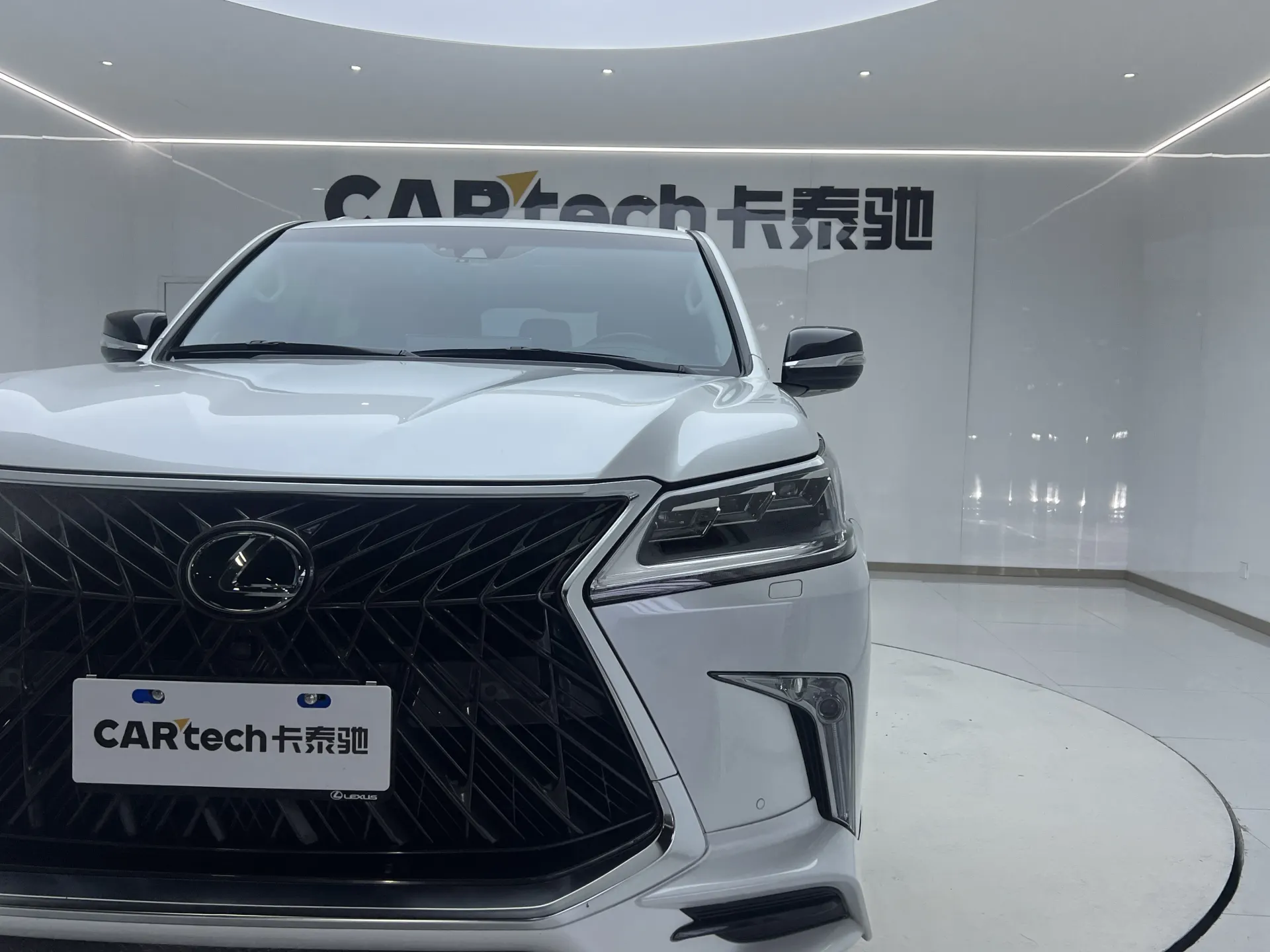 Lexus LX 570, 2018 2