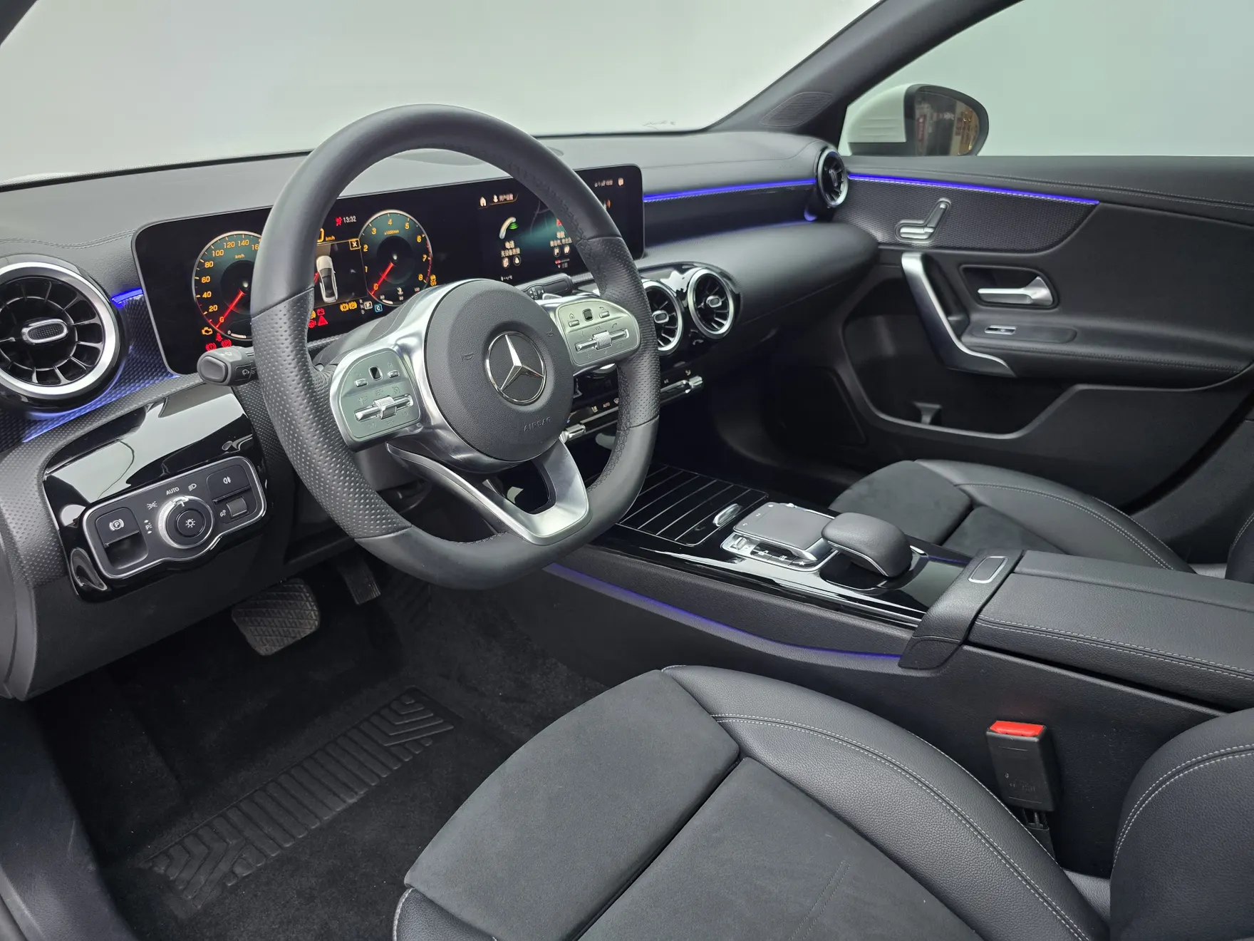 Mercedes-Benz A 200 L, 2019 21