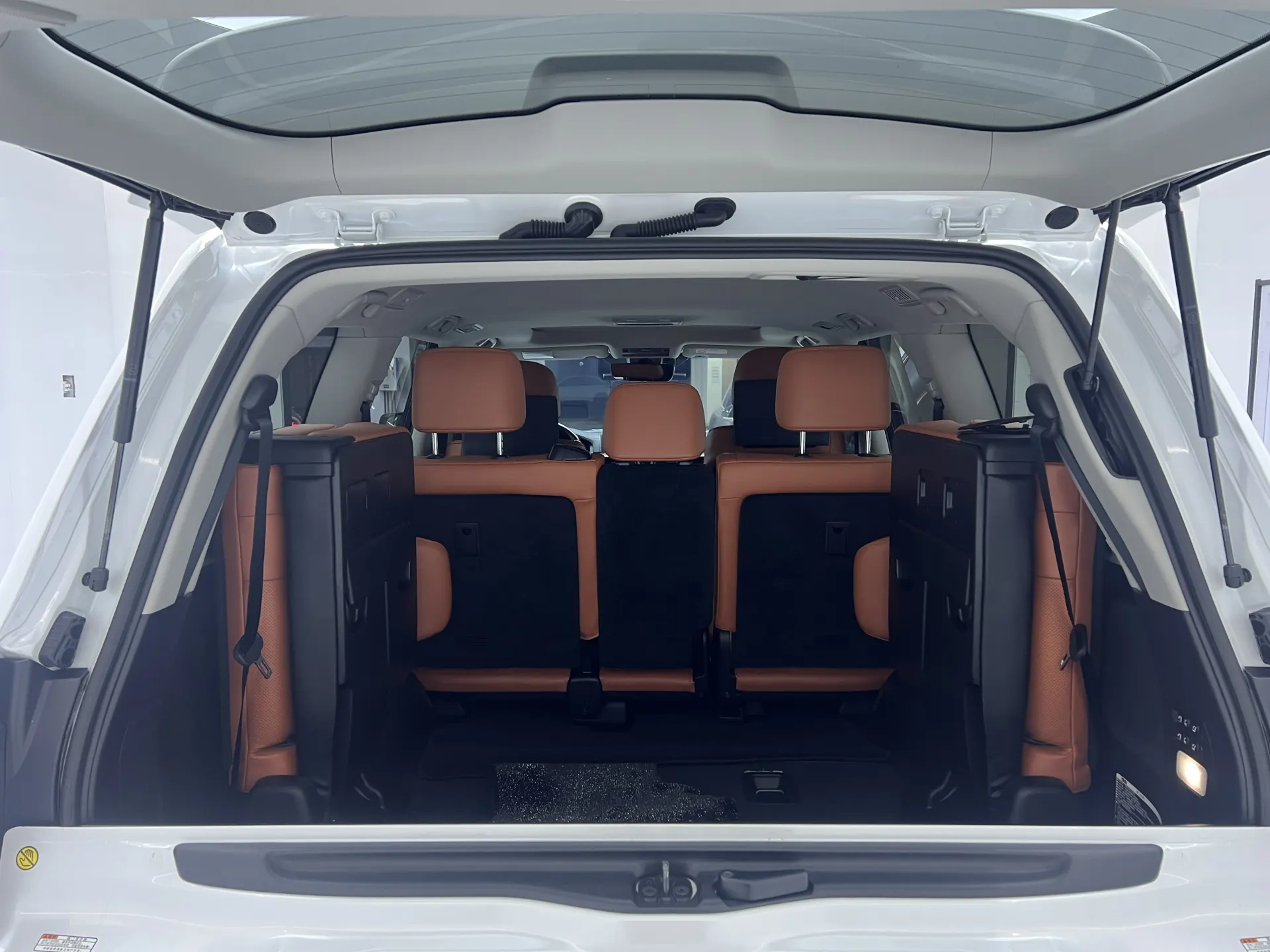 Lexus LX 570, 2018 6