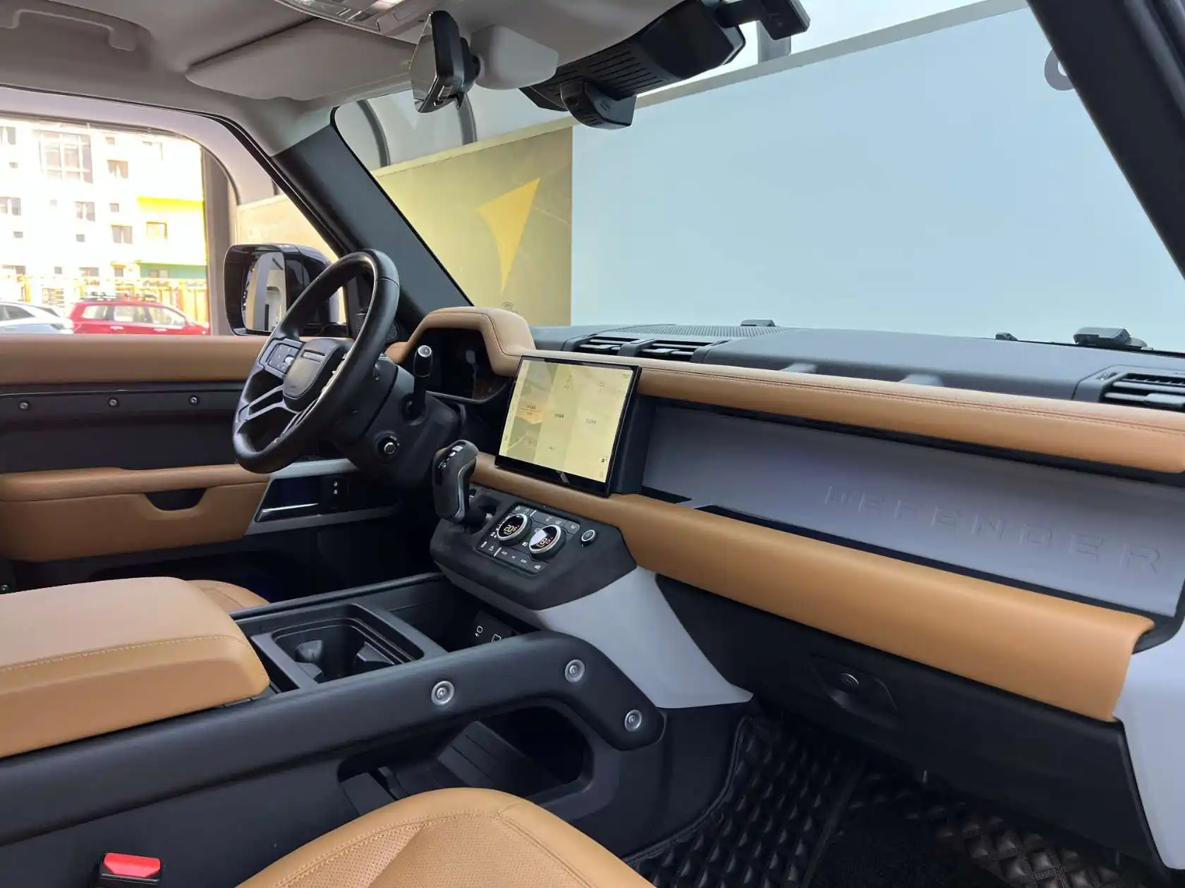 Land Rover Defender, 2023 21