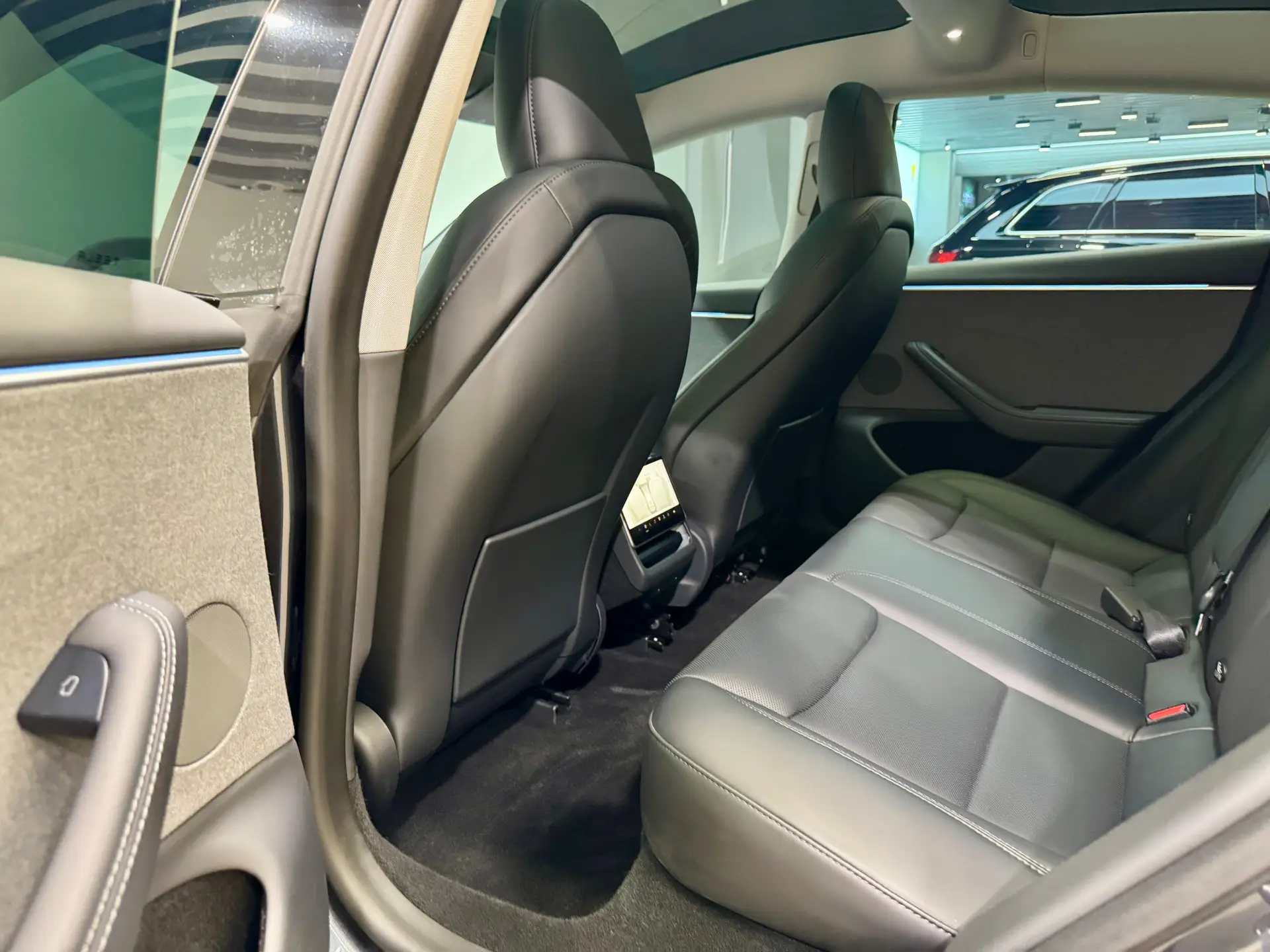 Tesla Model 3, 2024 17