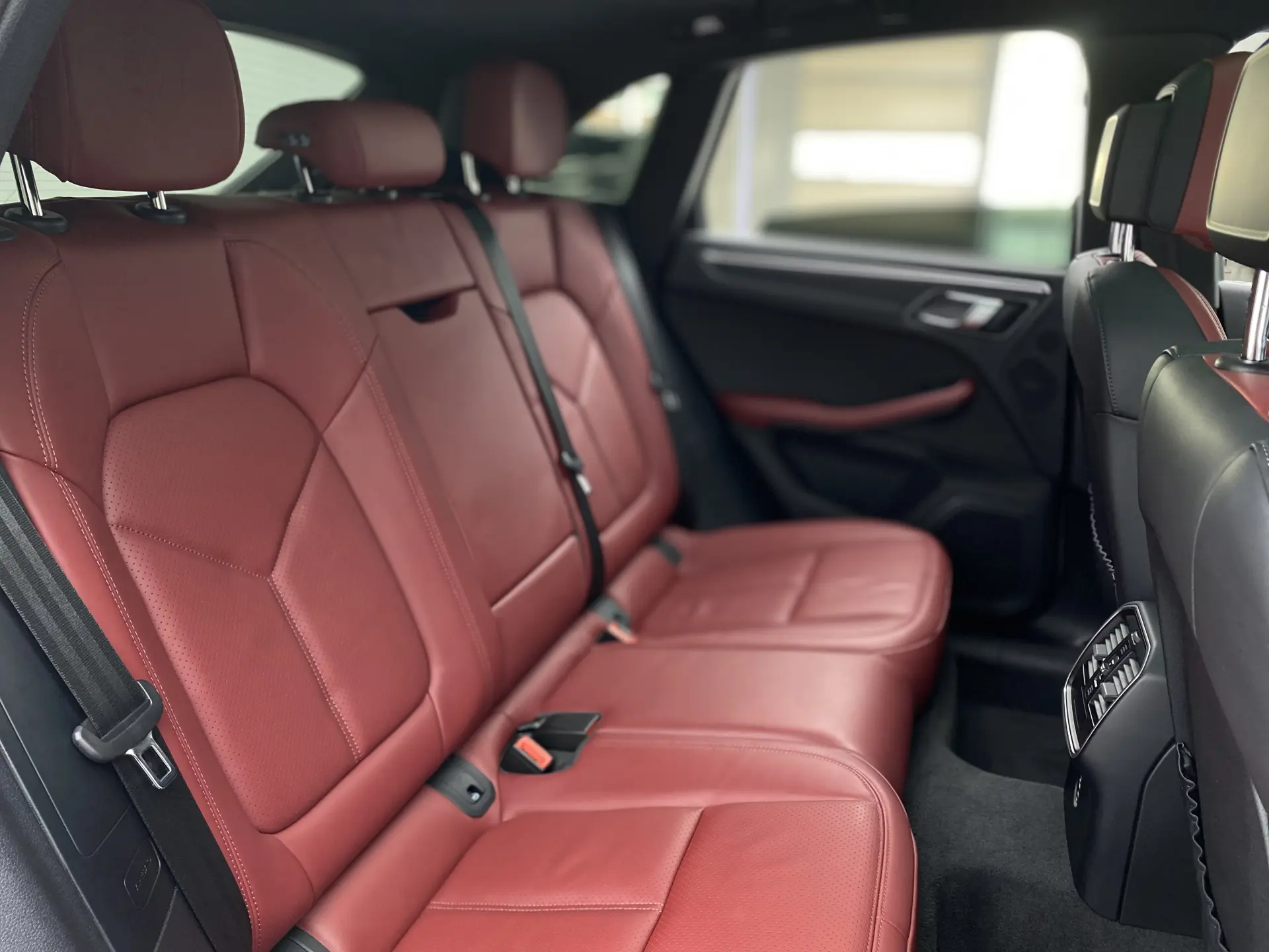 Porsche Macan, 2023 11