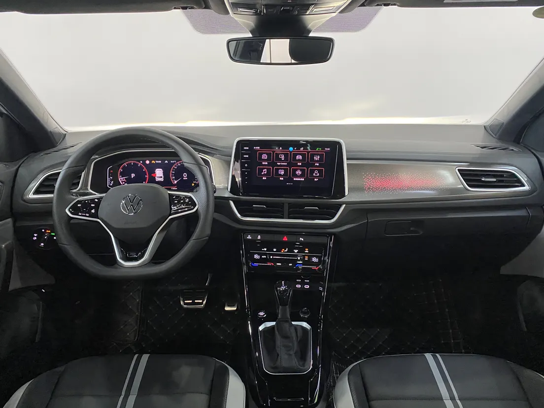 Volkswagen T-ROC, 2025 12