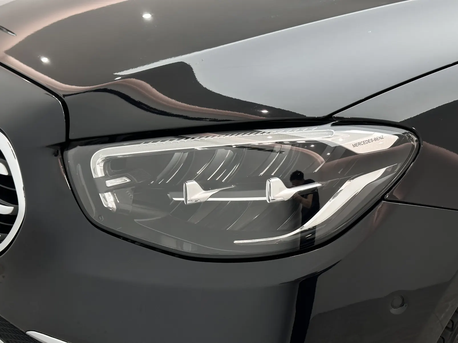 Mercedes-Benz E 300 L, 2022 19
