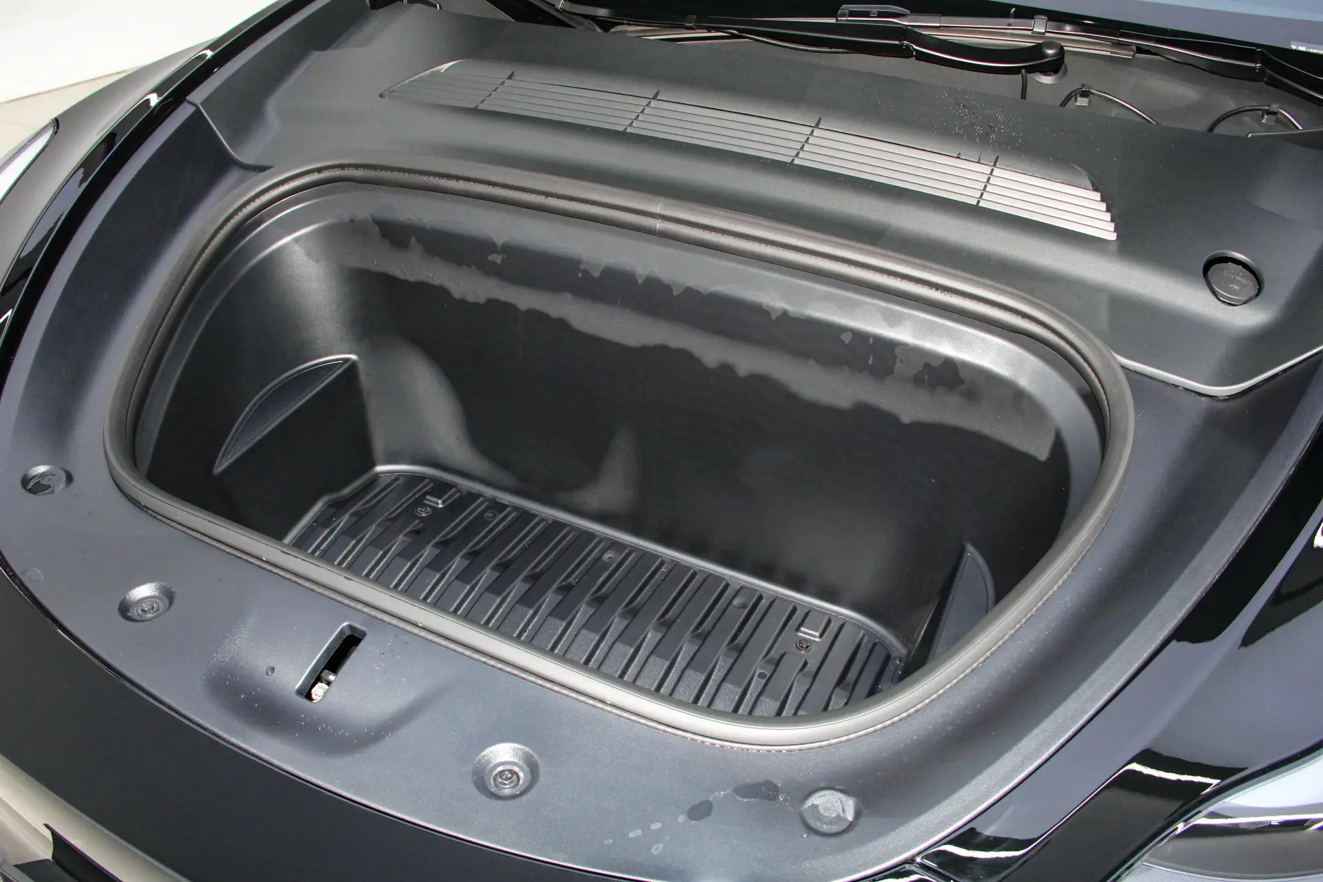 Tesla Model Y, 2024 21