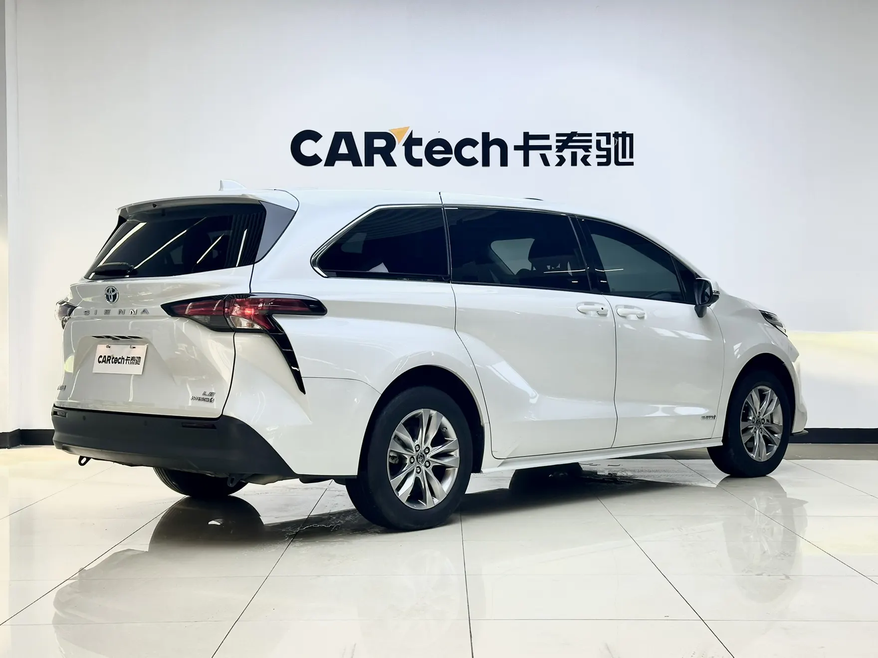 Toyota Sienna, 2024 3