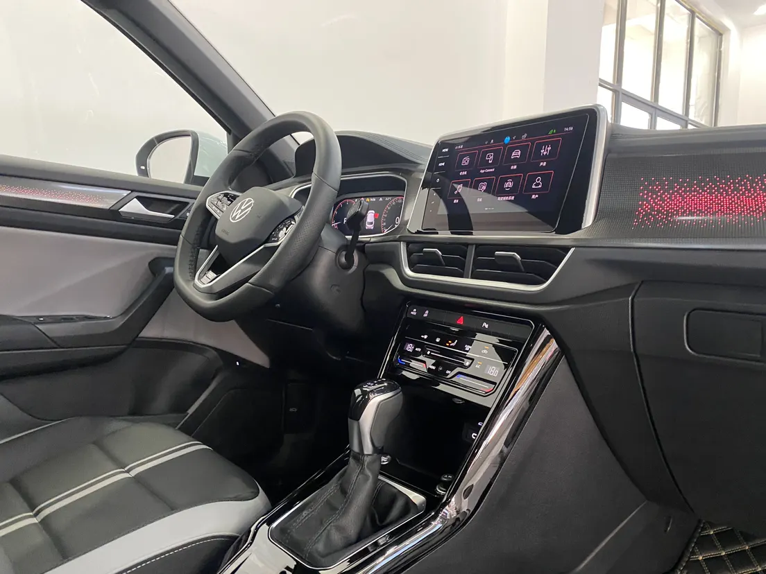 Volkswagen T-ROC, 2025 32