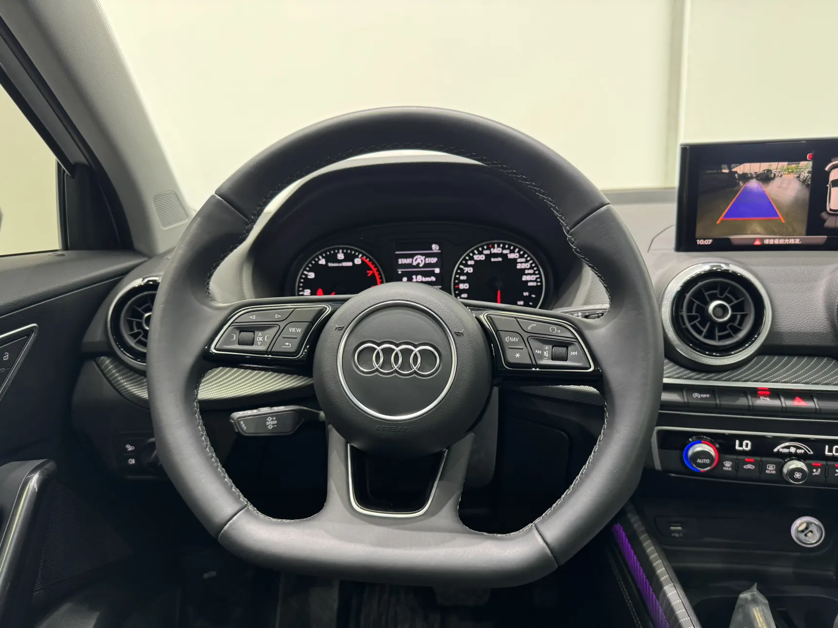 Audi Q2L 35 TFSI, 2025 11