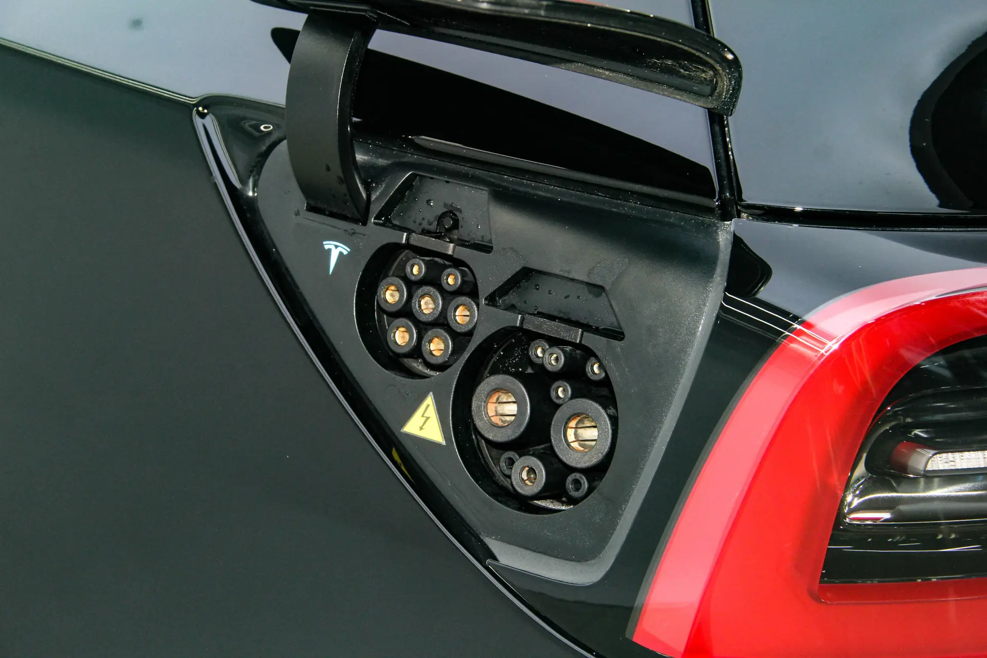 Tesla Model Y, 2024 23