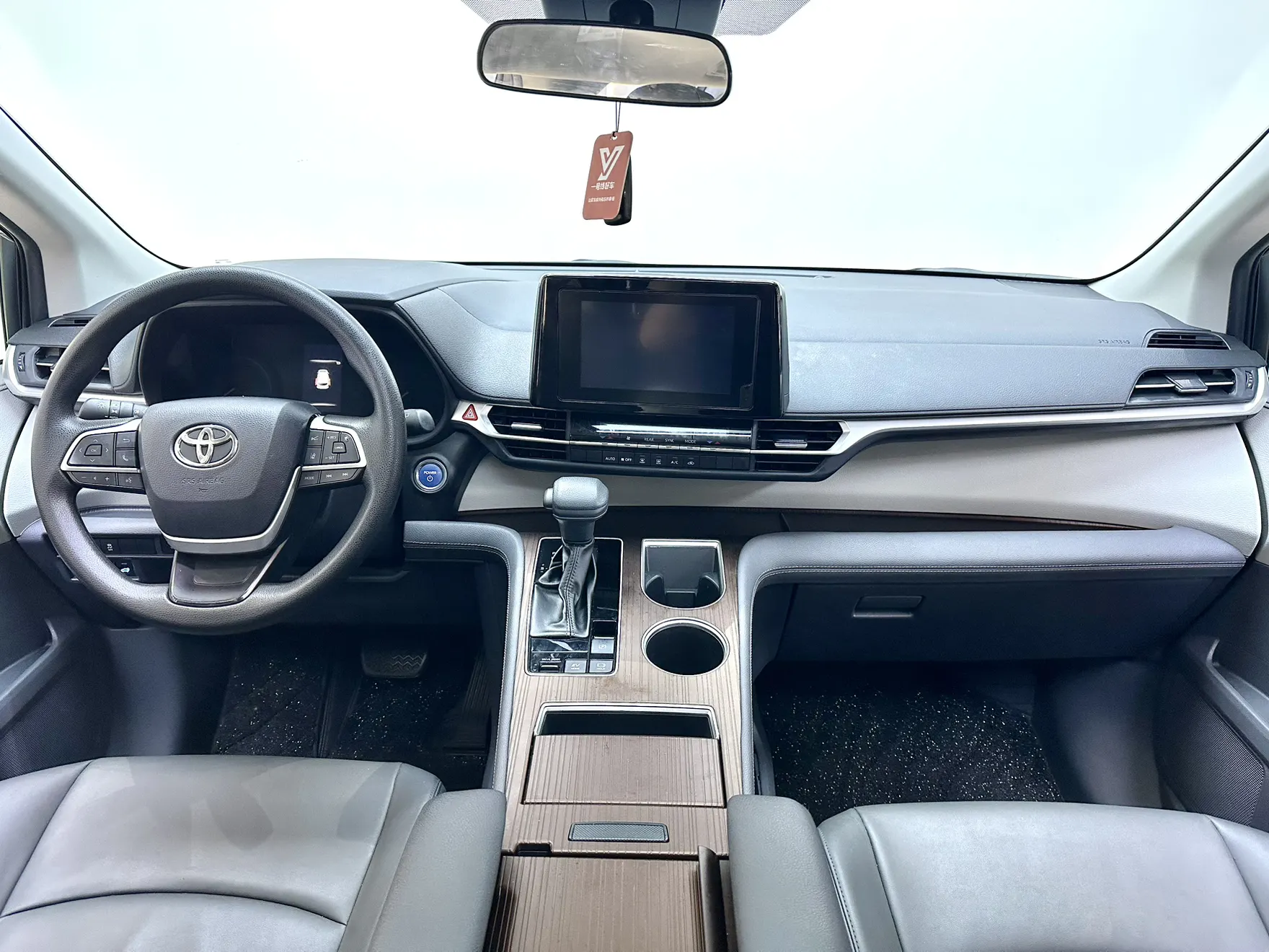Toyota Sienna, 2024 9