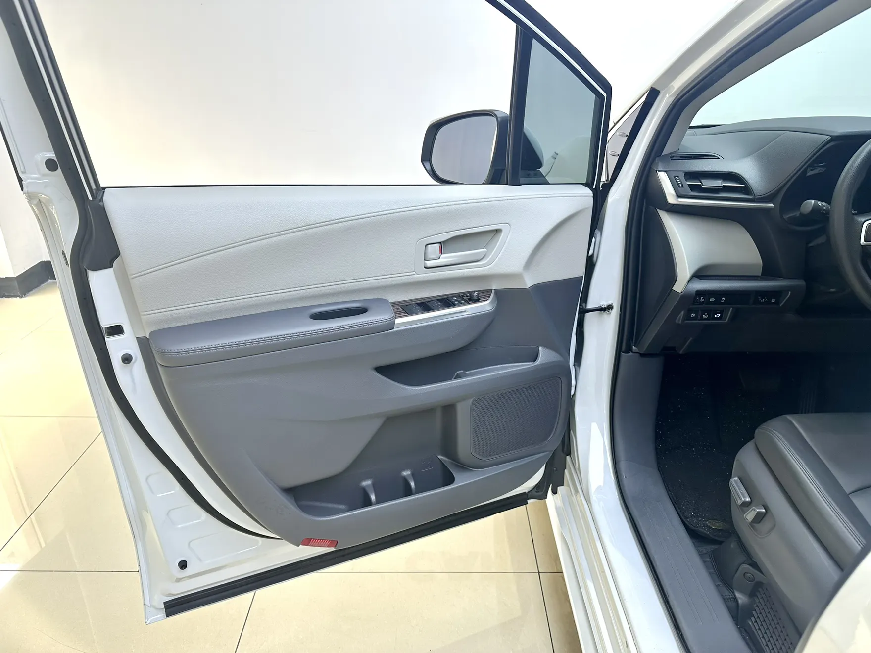 Toyota Sienna, 2024 12
