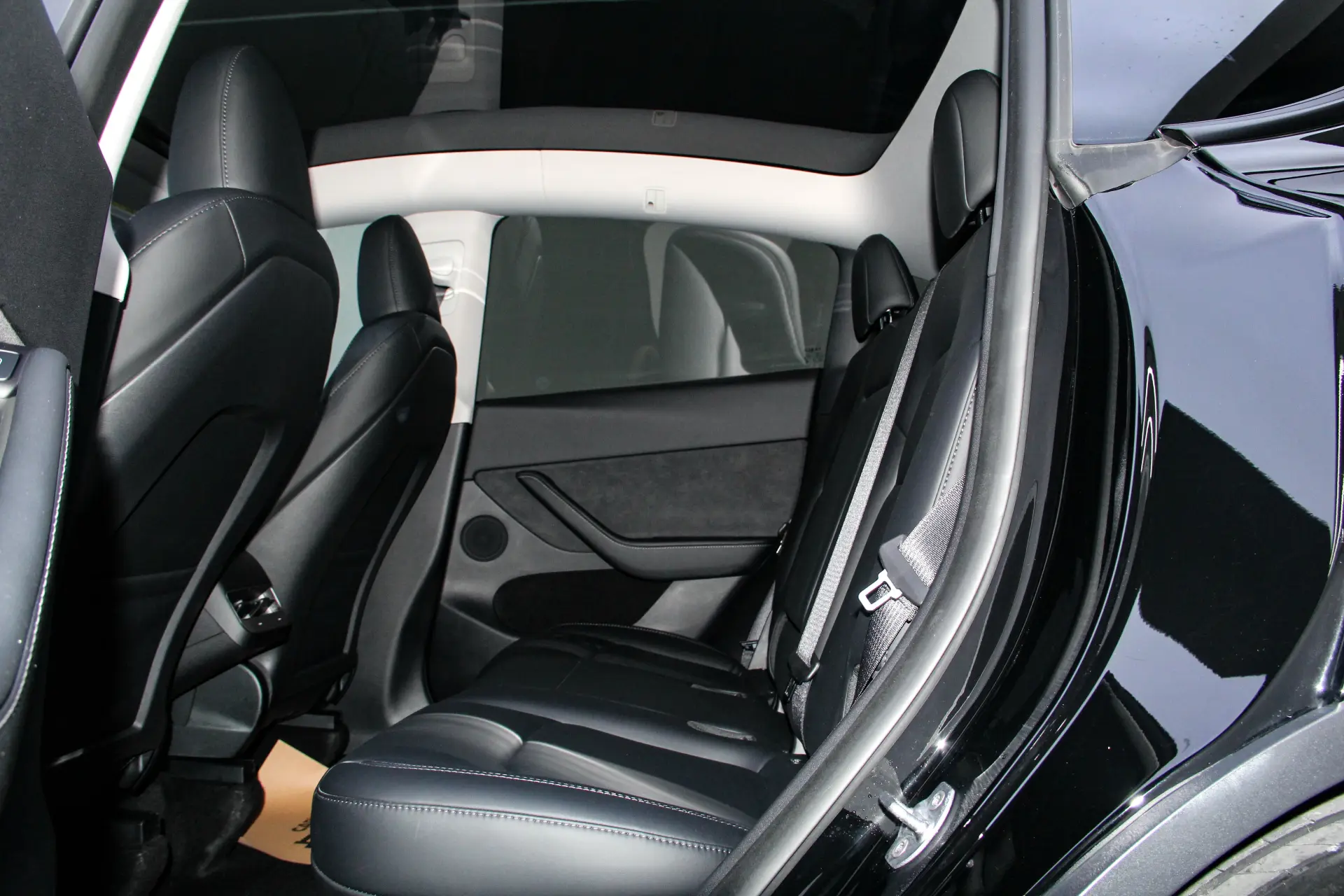 Tesla Model Y, 2024 8