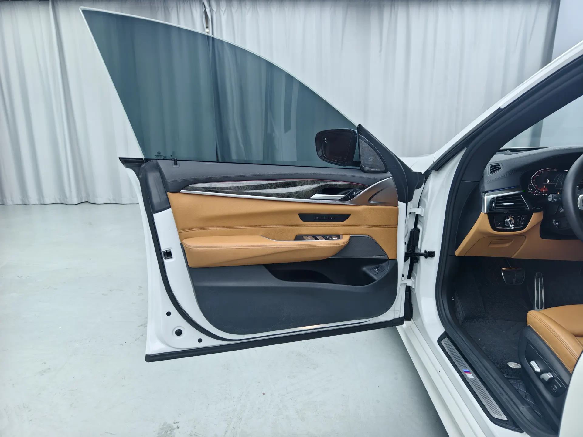 BMW 6GT, 2021 10