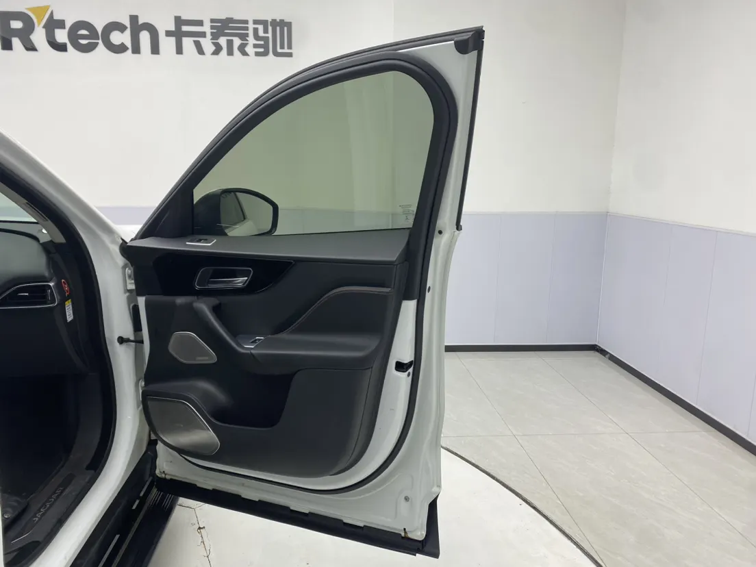 Jaguar F-PACE, 2017 26
