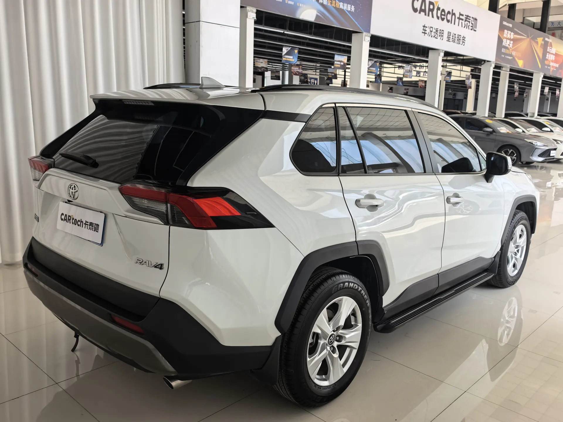 Toyota RAV4, 2024 4