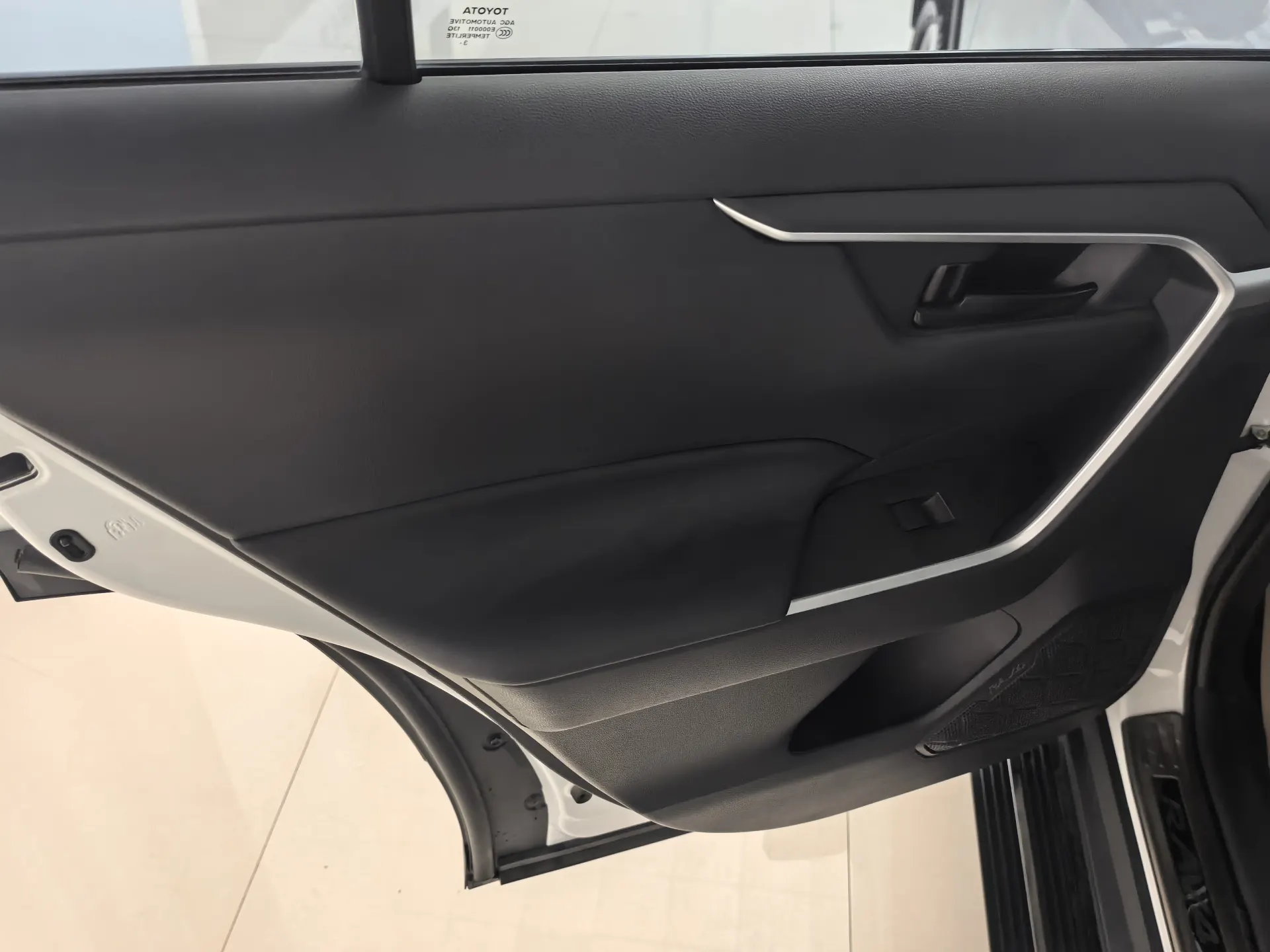 Toyota RAV4, 2024 18