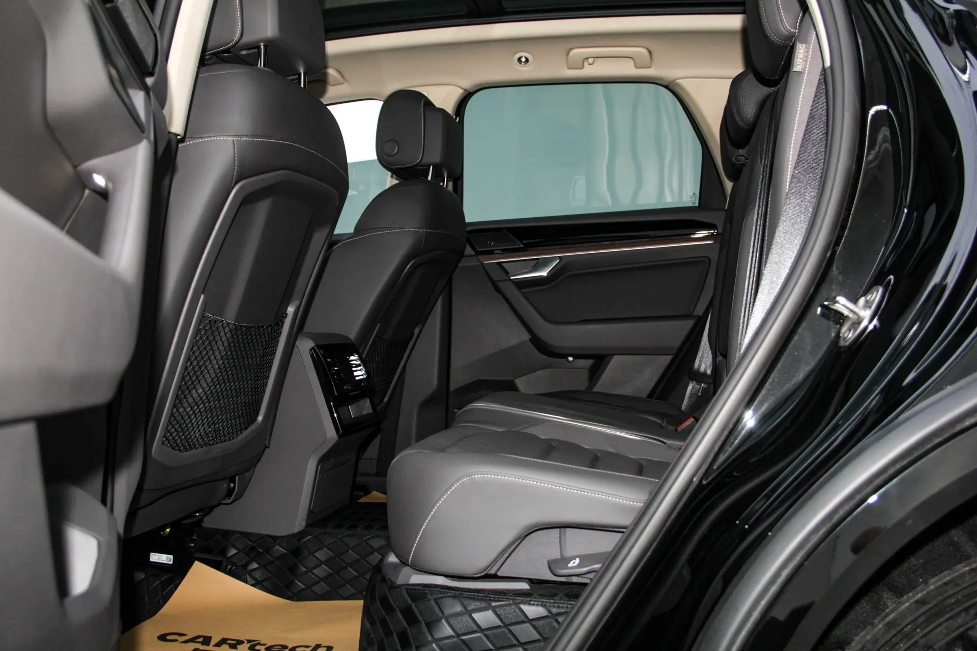 Volkswagen Touareg, 2023 21