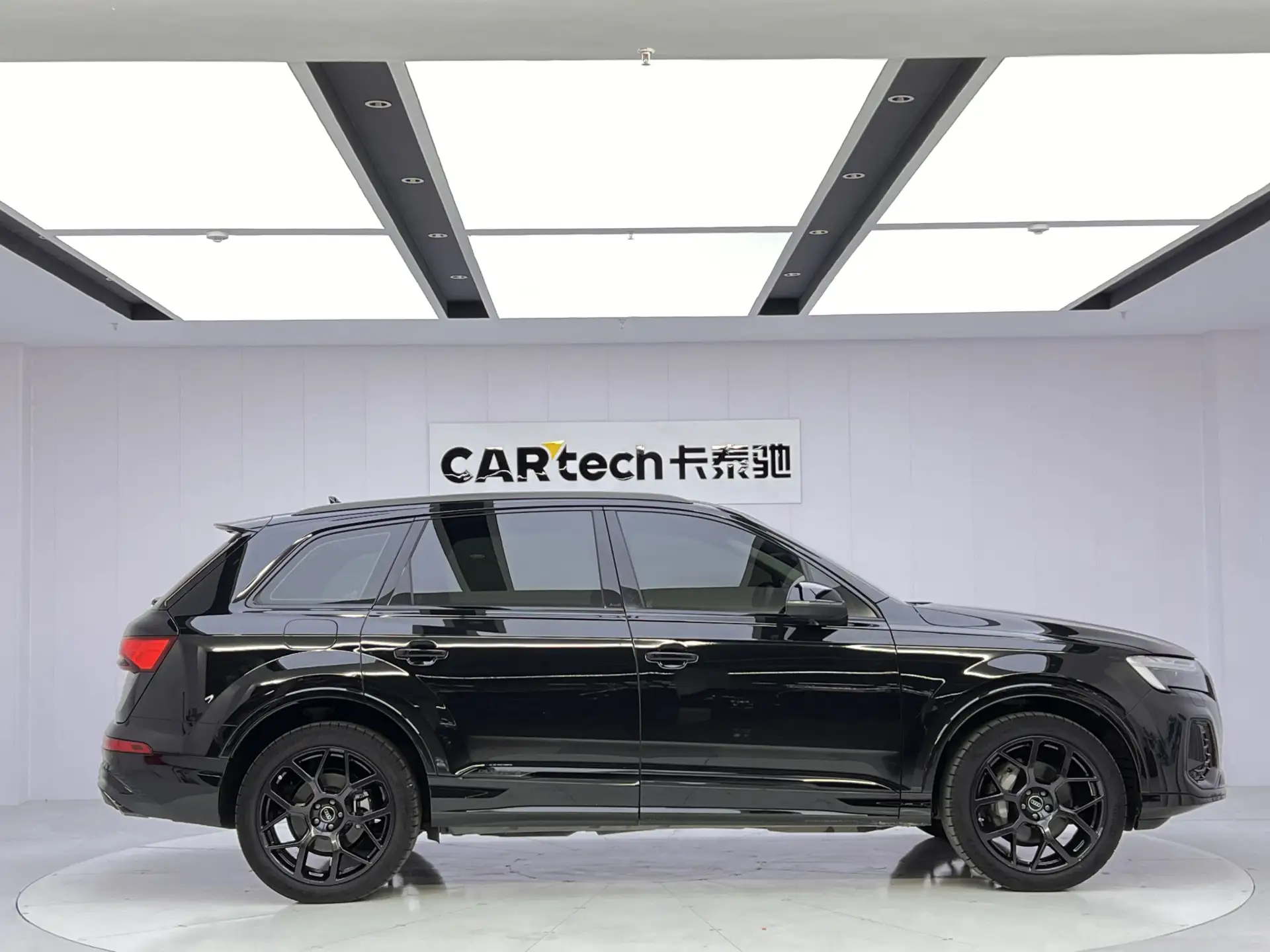 Audi Q7 45 TFSI, 2025 4