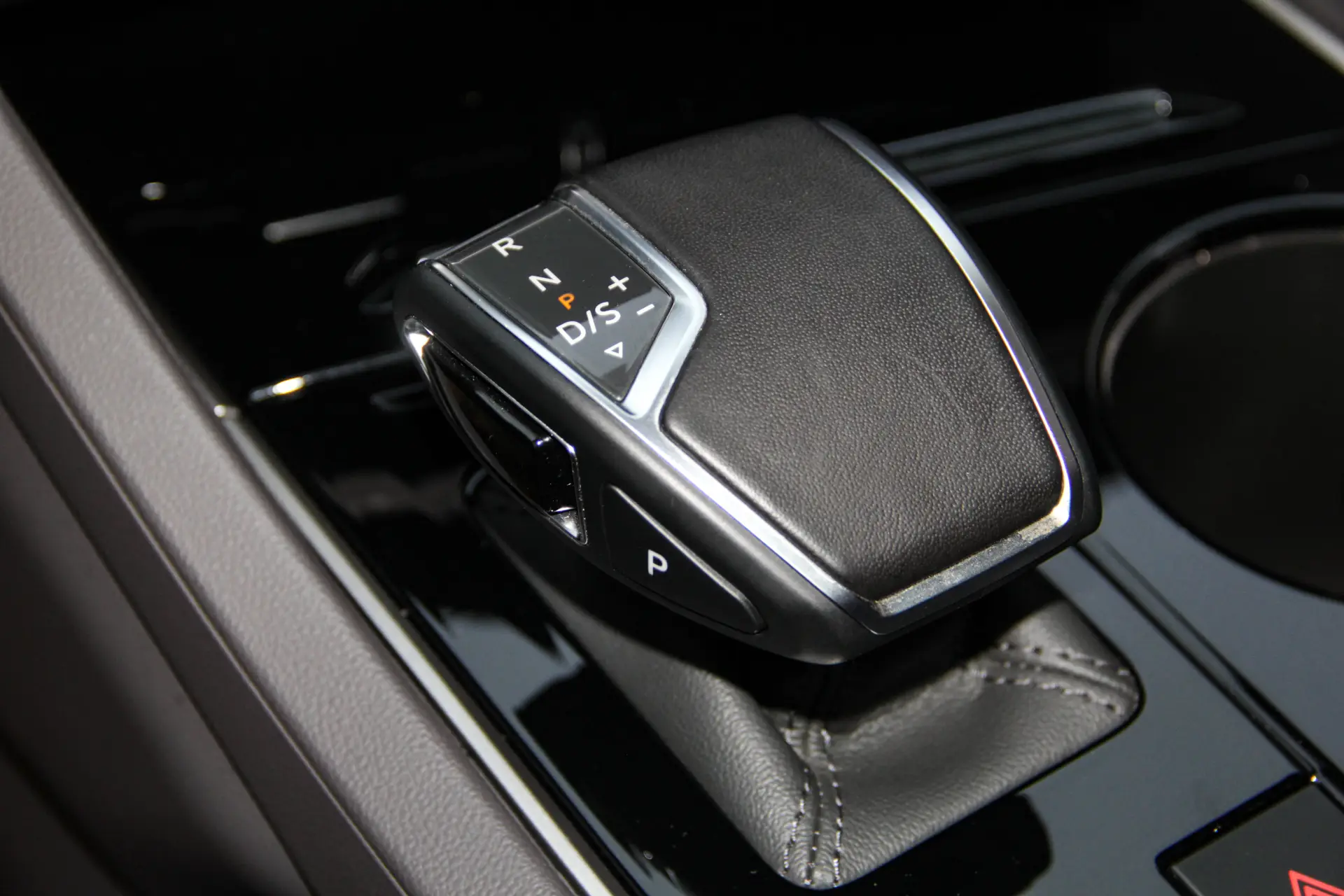Volkswagen Touareg, 2023 22