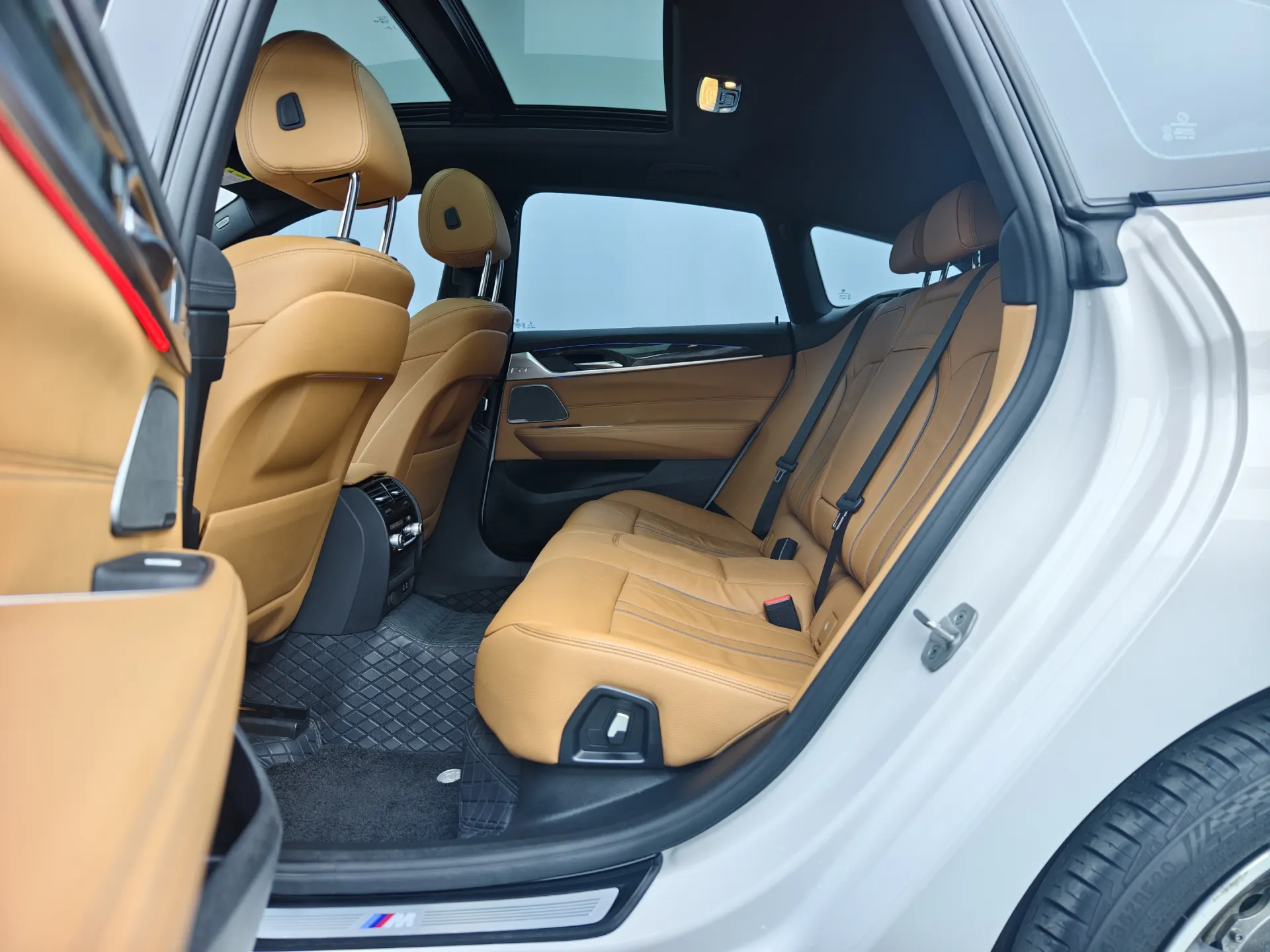 BMW 6GT, 2021 13