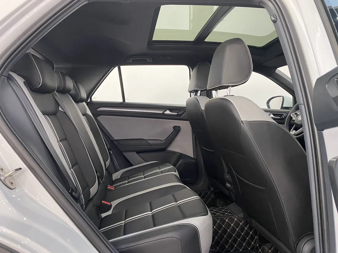 Volkswagen T-ROC, 2025 31