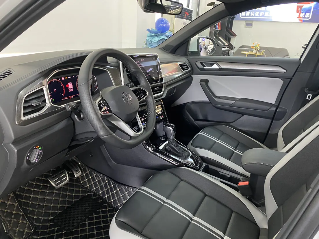 Volkswagen T-ROC, 2025 16