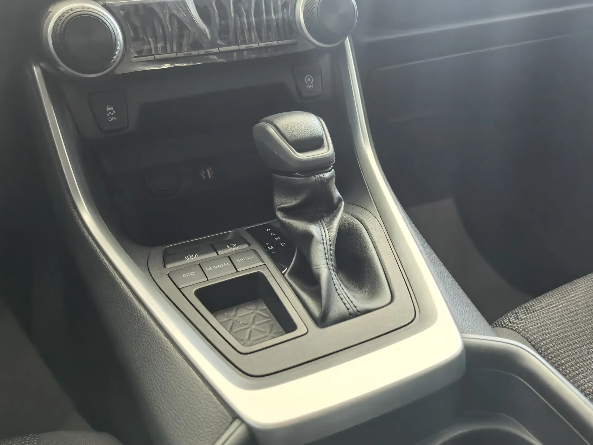 Toyota RAV4, 2024 16