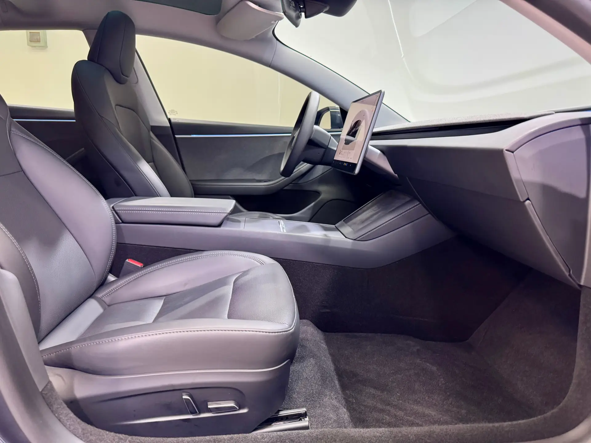 Tesla Model 3, 2024 8