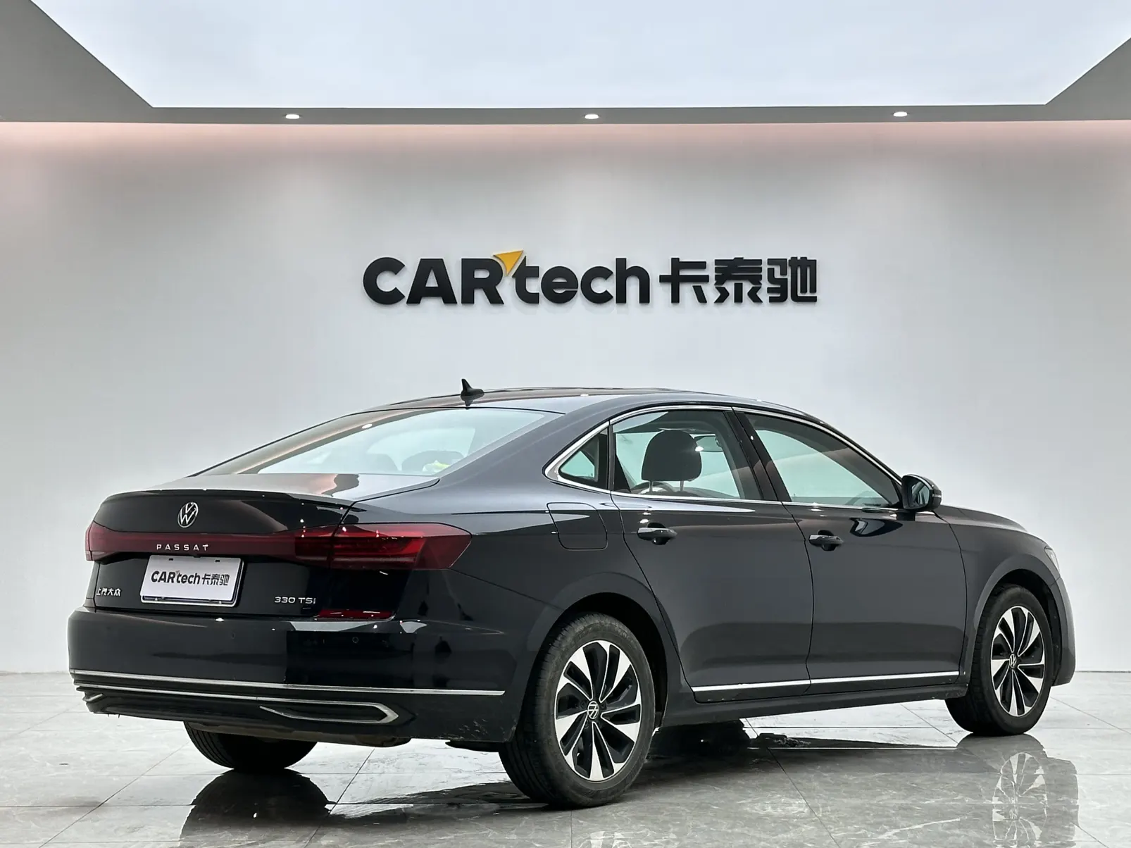 Volkswagen Passat, 2023 все фото