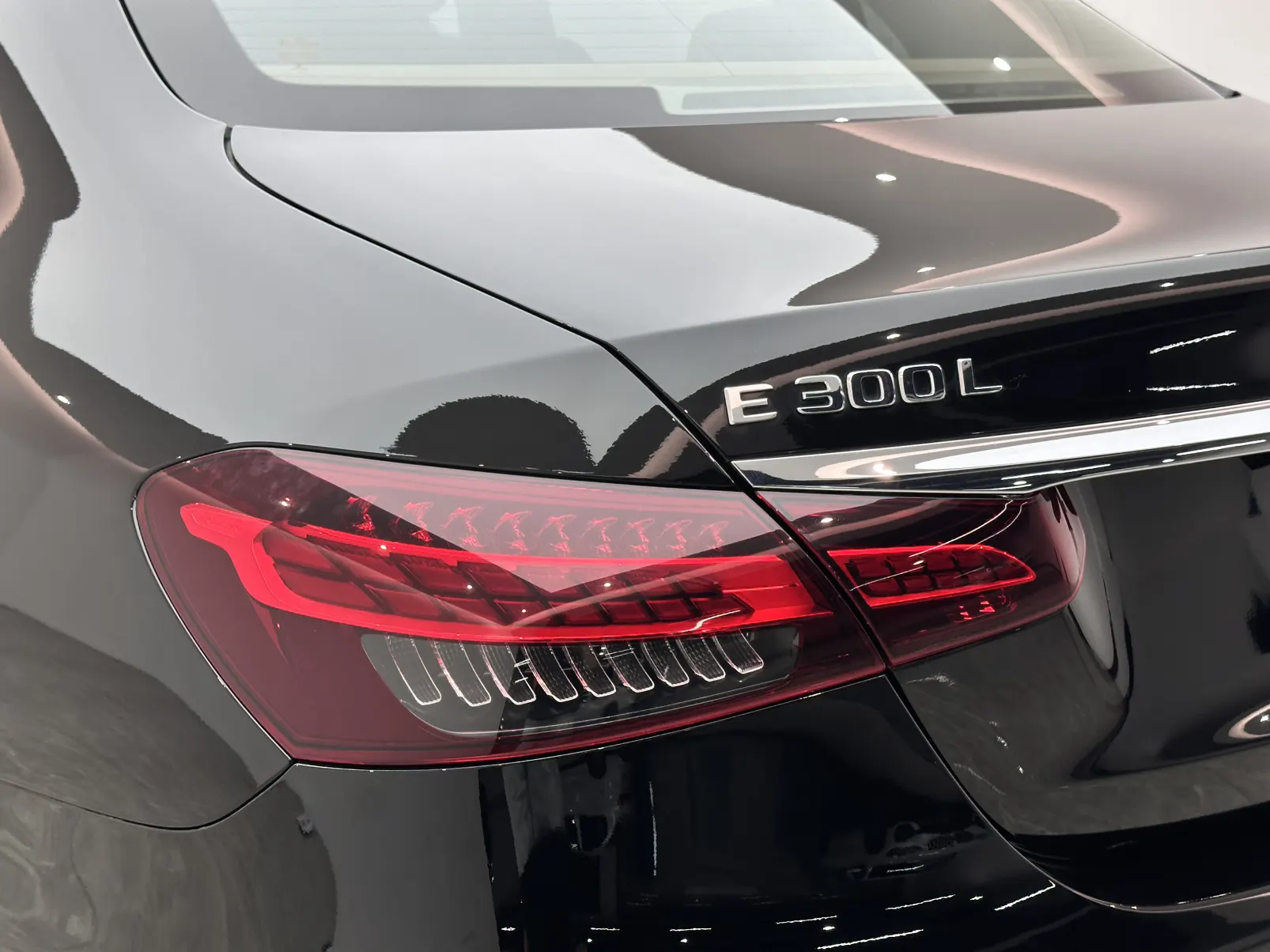 Mercedes-Benz E 300 L, 2021 19
