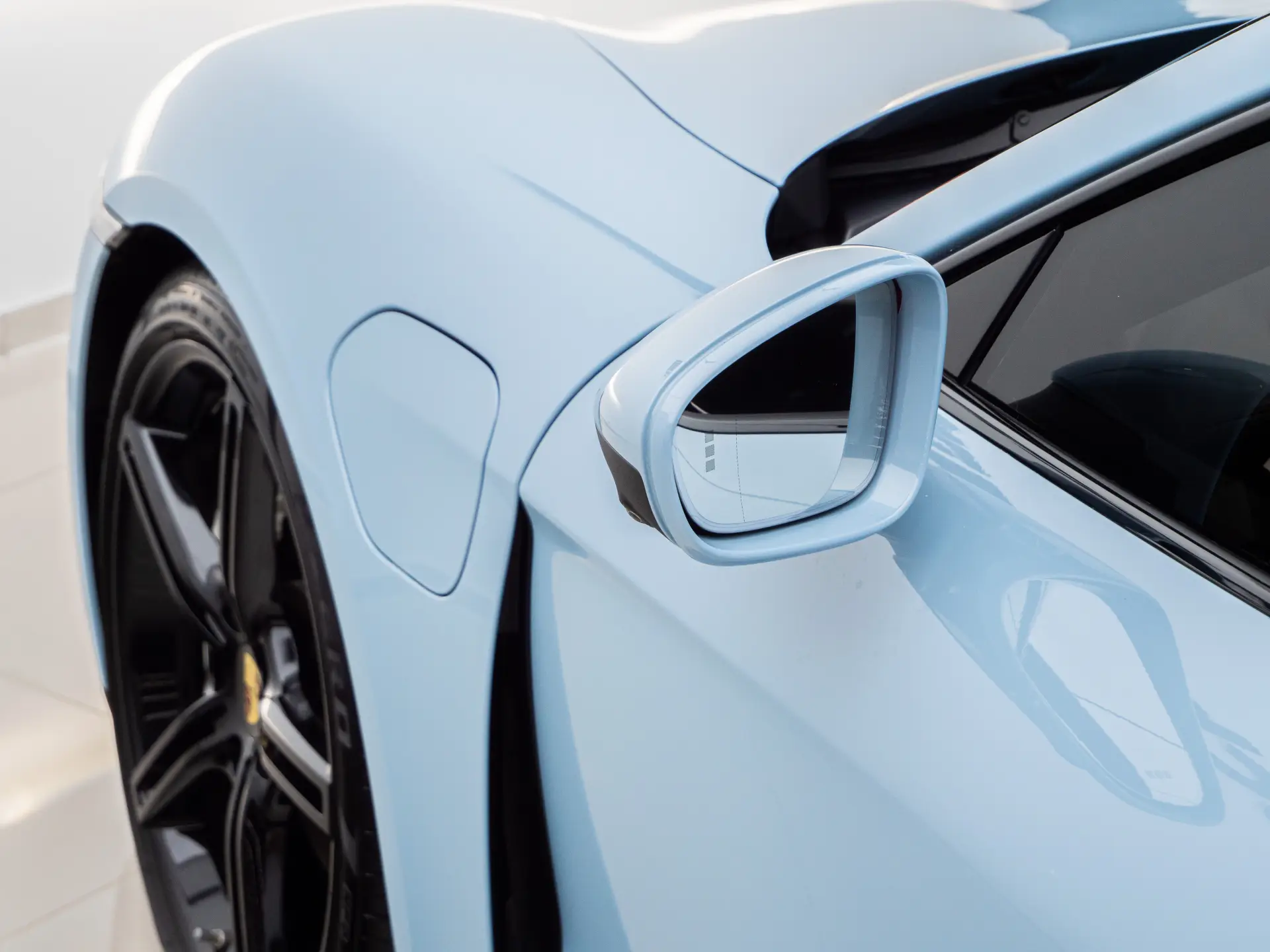 Porsche Taycan, 2023 10