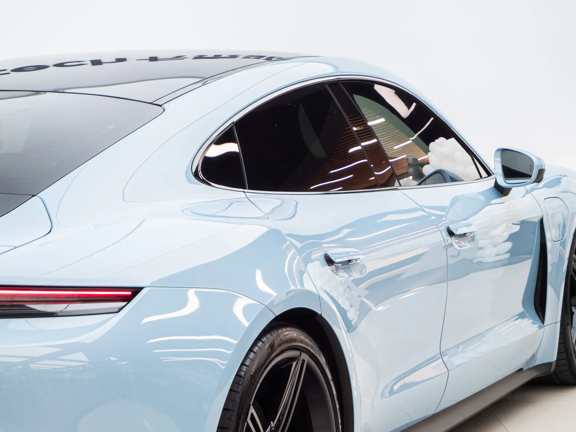 Porsche Taycan, 2023 12