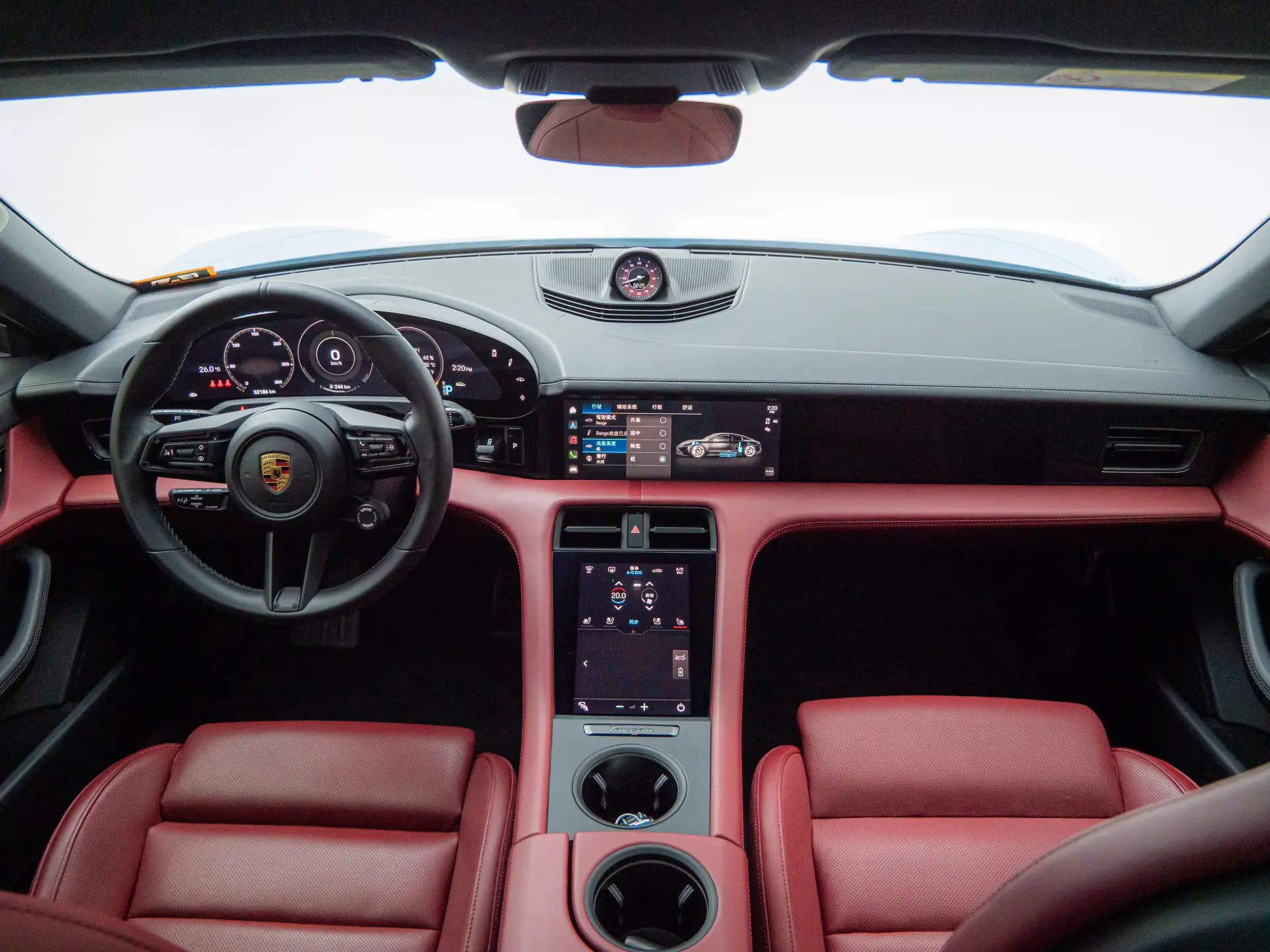 Porsche Taycan, 2023 14