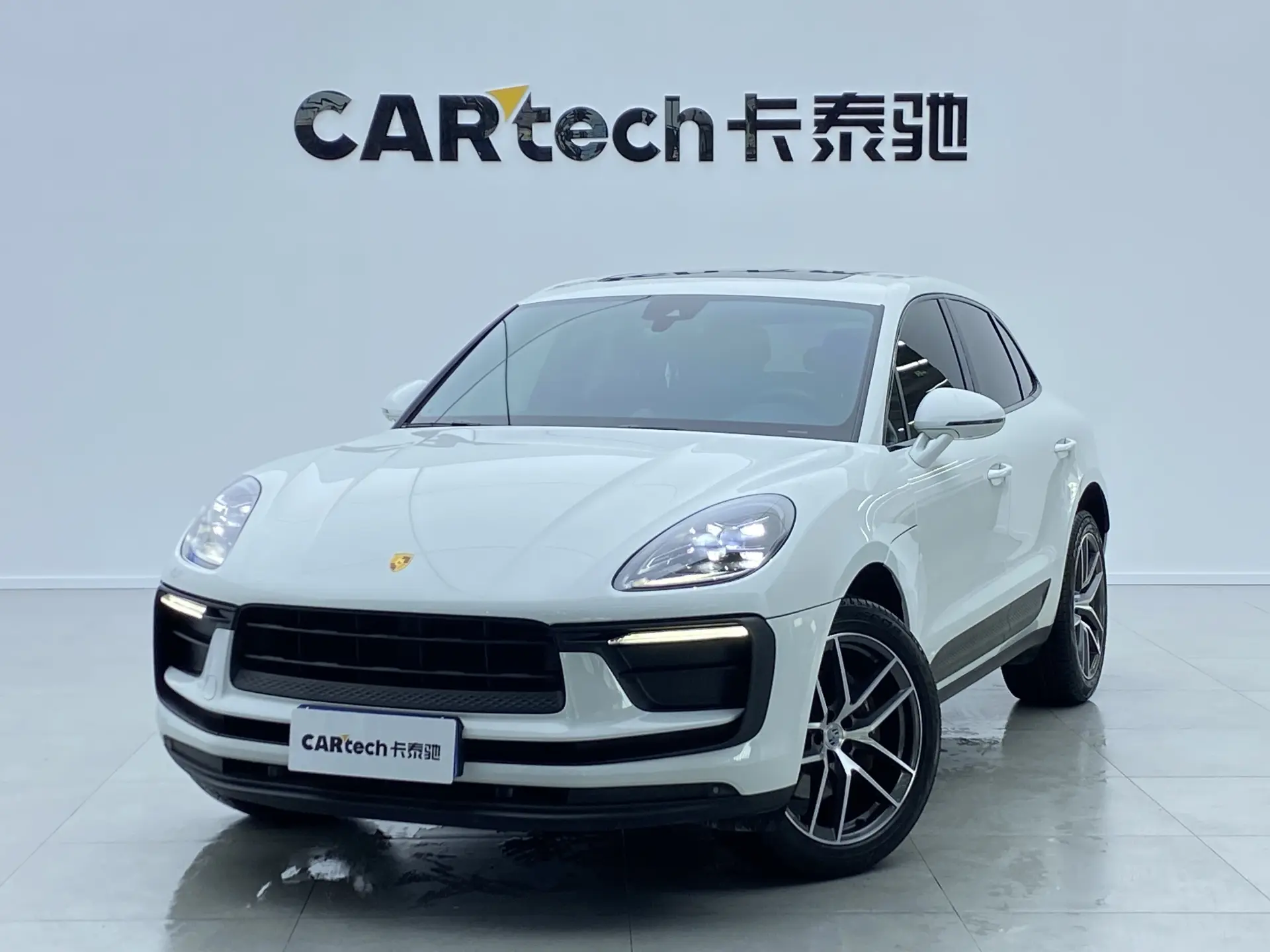 Porsche Macan, 2023 все фото