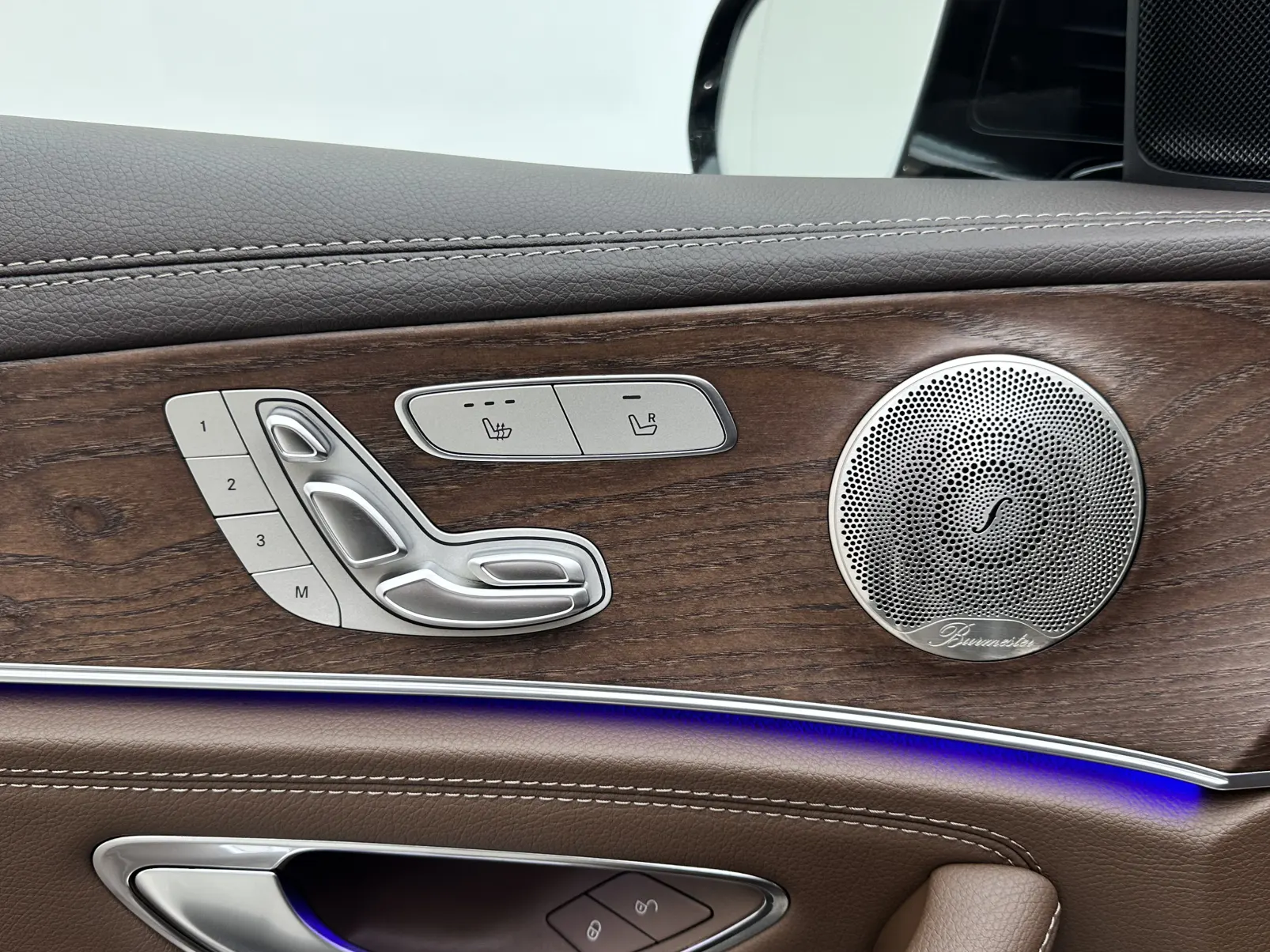 Mercedes-Benz E 300 L, 2022 15