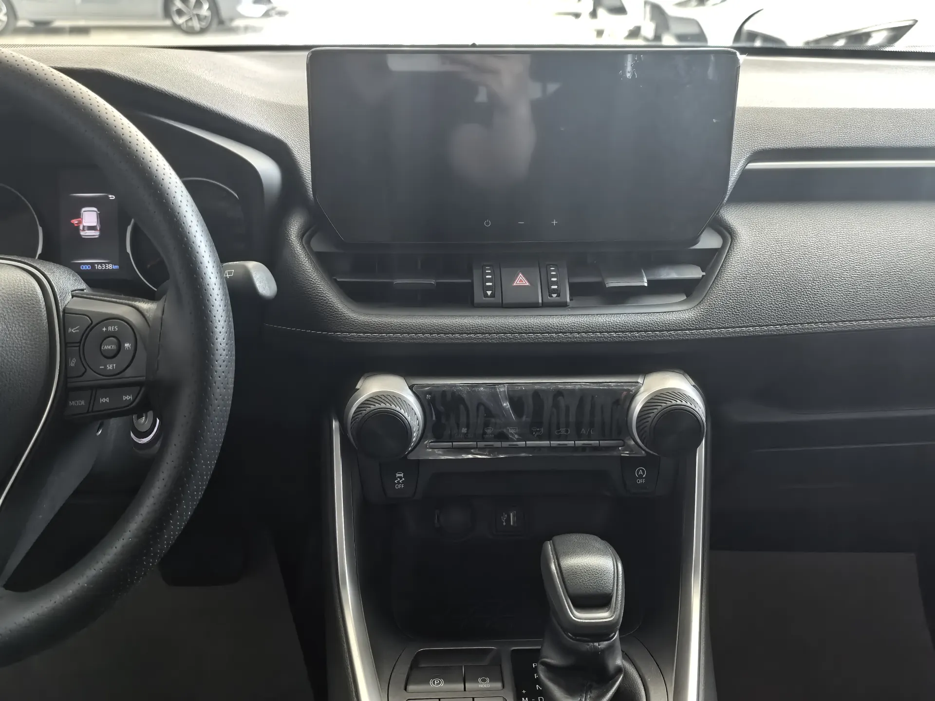 Toyota RAV4, 2024 17