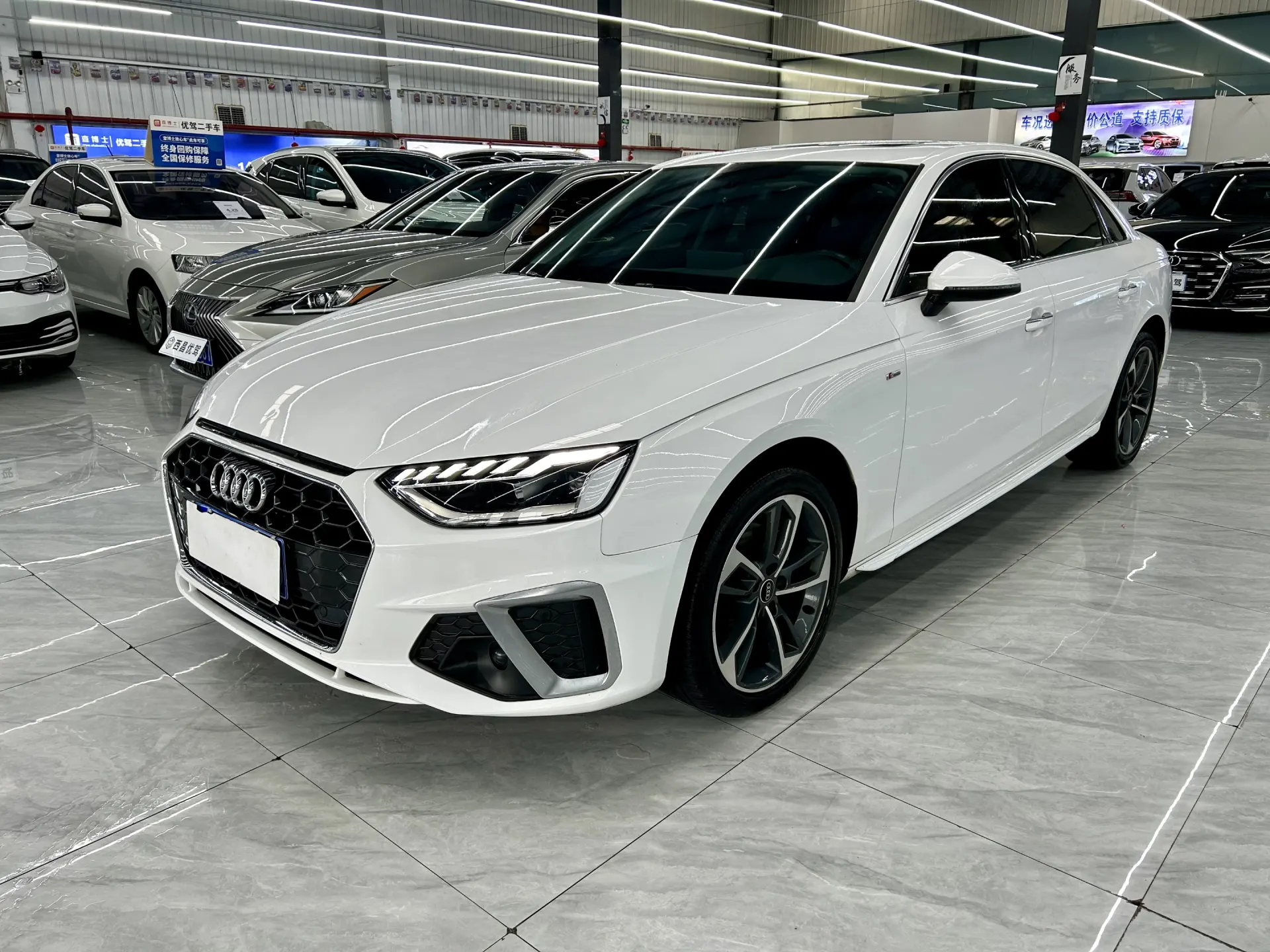 Audi A4L 40 TFSI