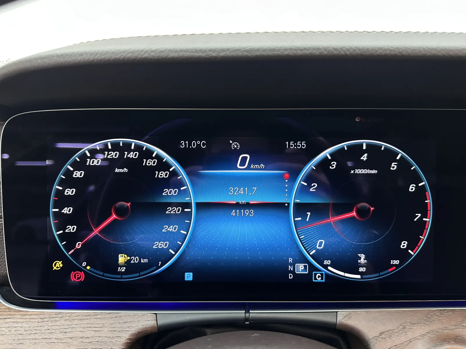 Mercedes-Benz E 300 L, 2022 14
