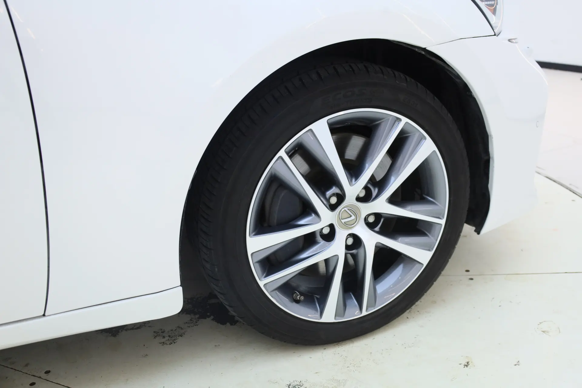 Lexus IS 300, 2017 11